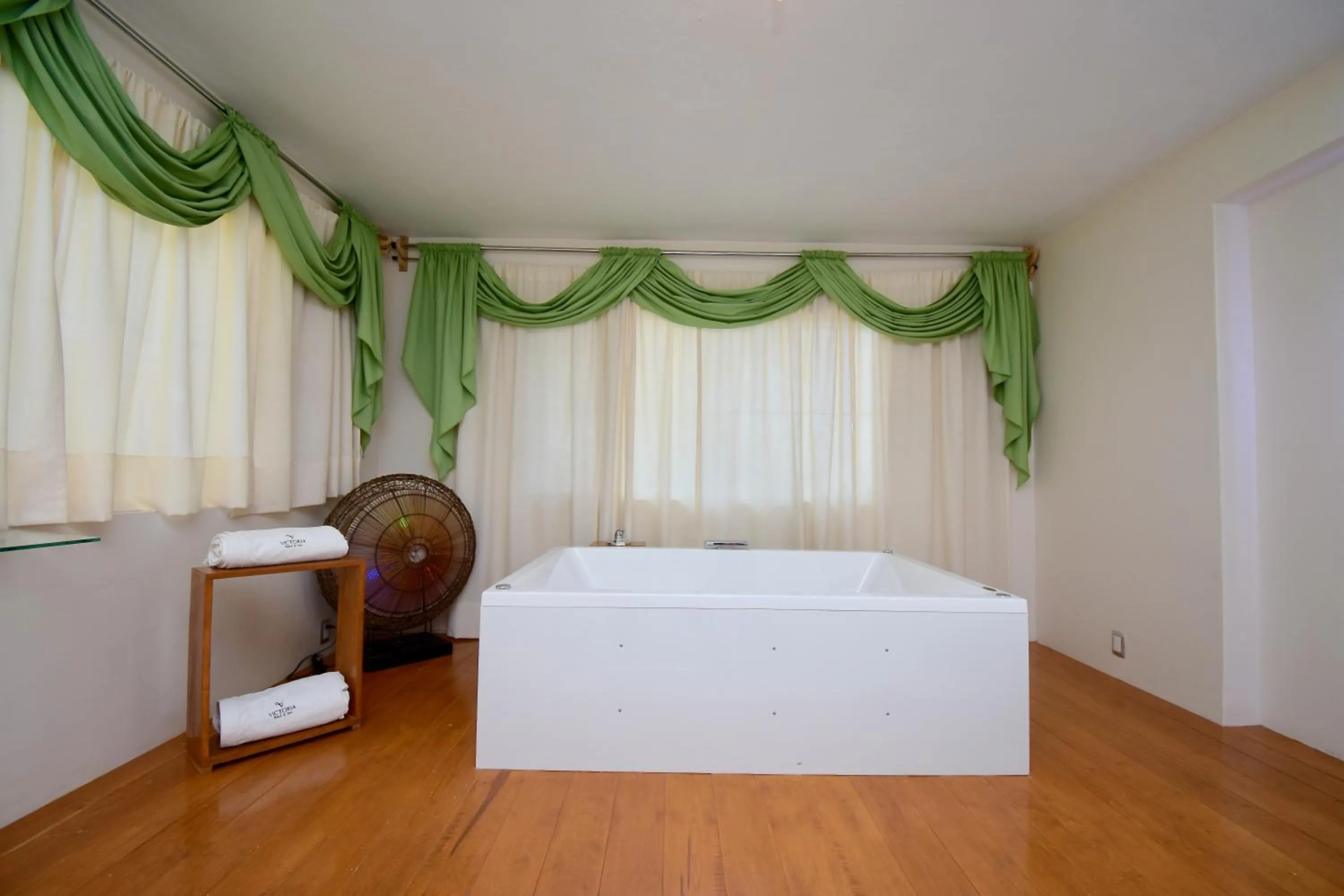 Bed in Victoria Hotel y Spa