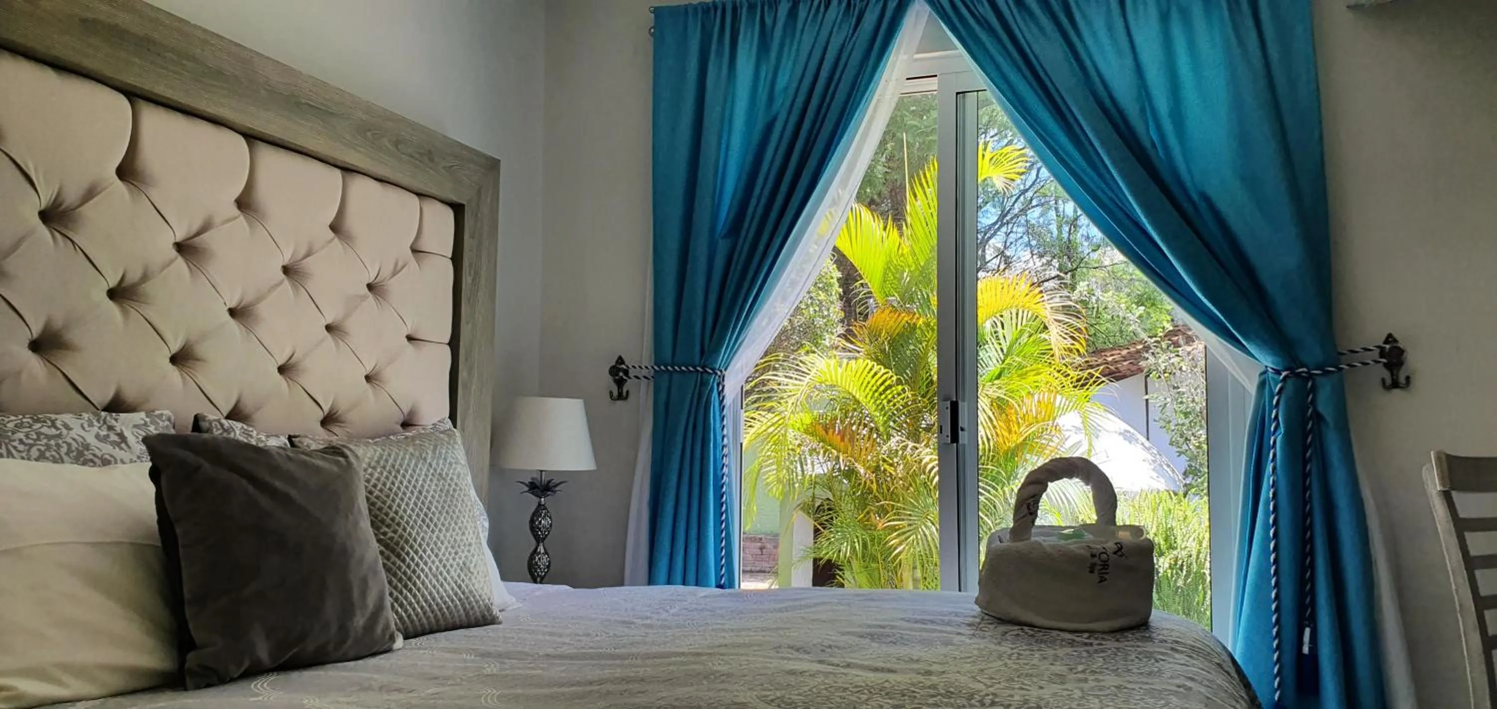 Bed in Victoria Hotel y Spa