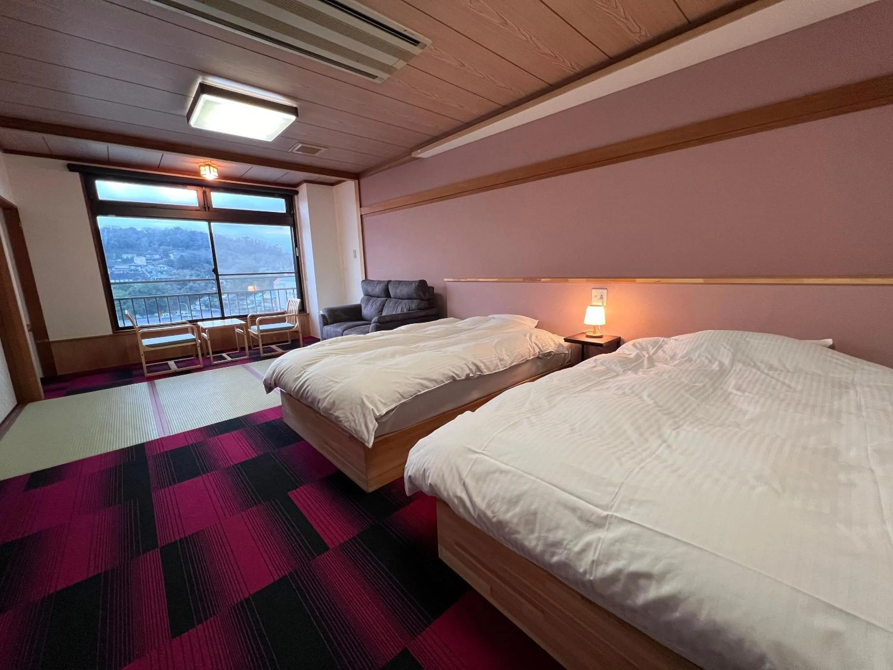 Photo of the whole room, Bed in Ichifukuso