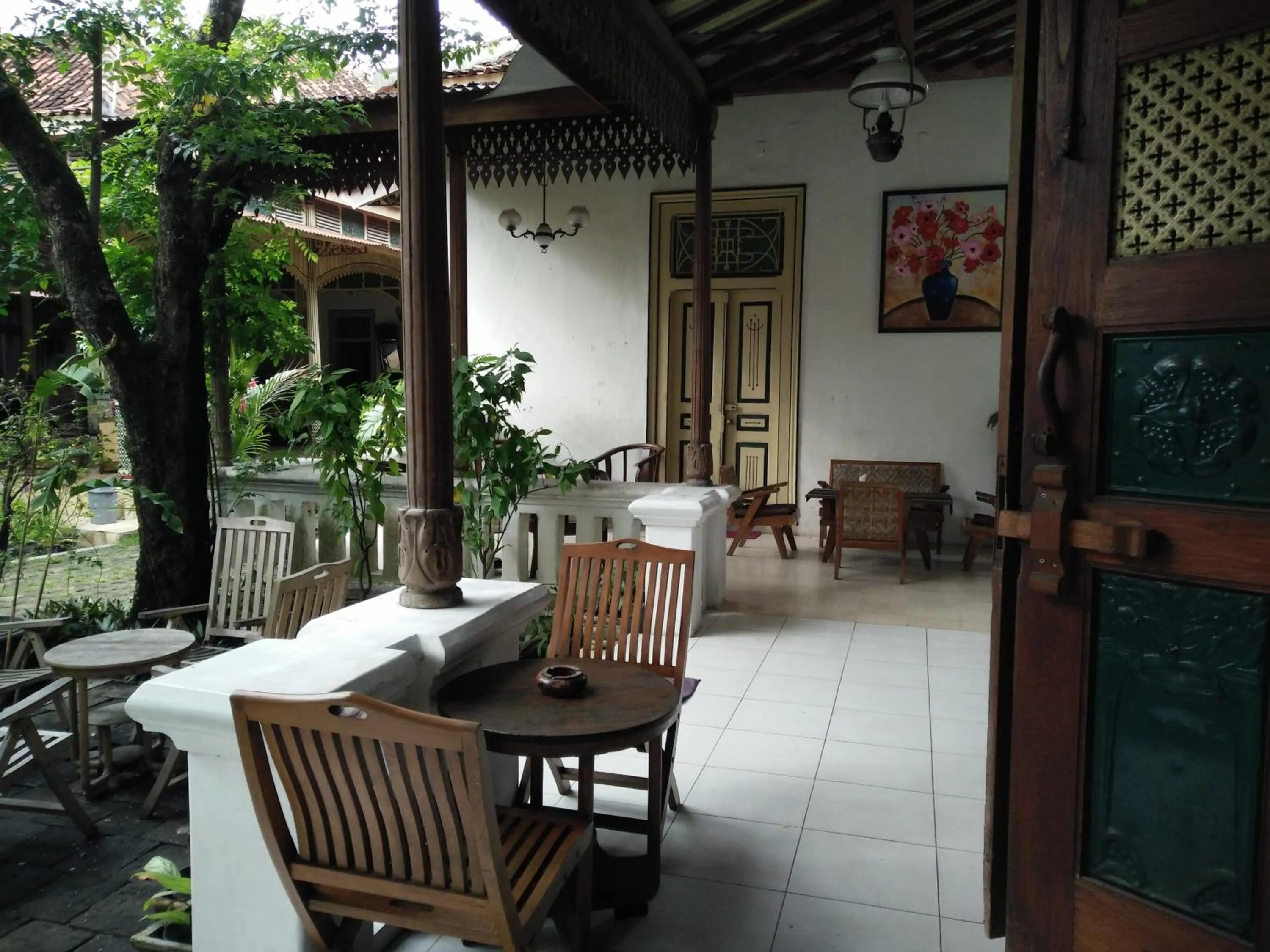 Seating area in nDalem Natan Royal Heritage