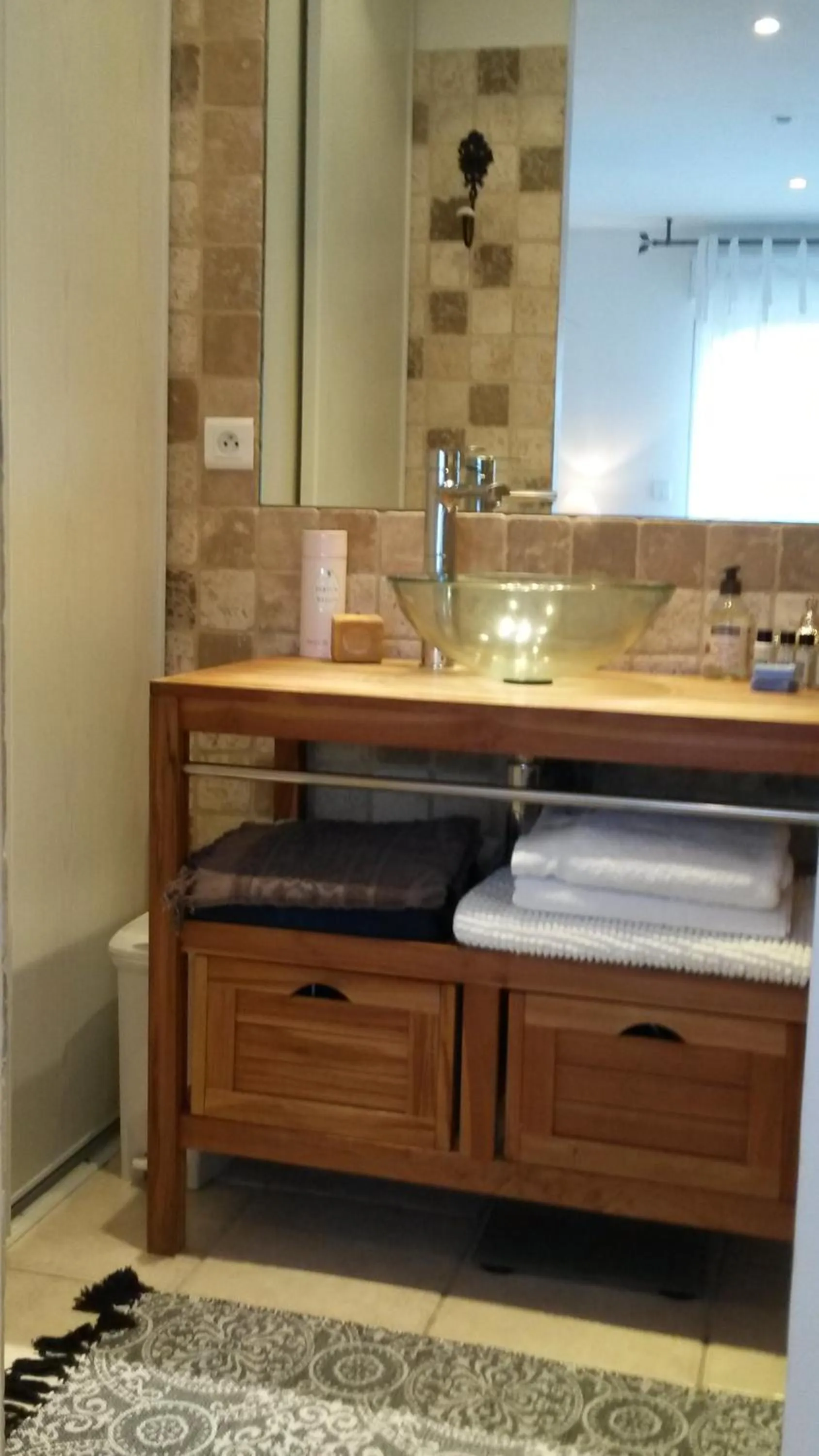 Bathroom in Jolie petite suite Côte d'Azur.