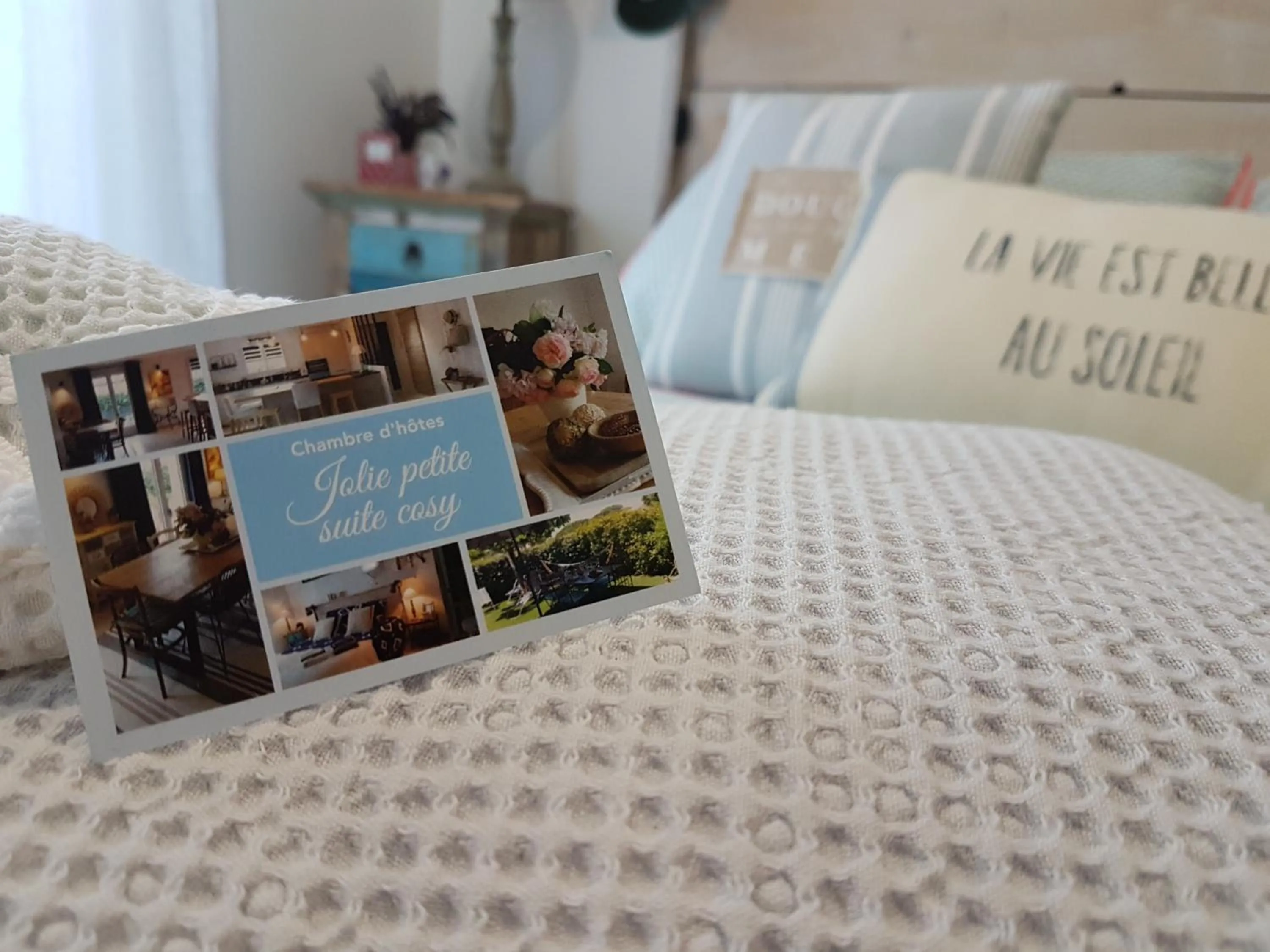 Bed in Jolie petite suite Côte d'Azur.