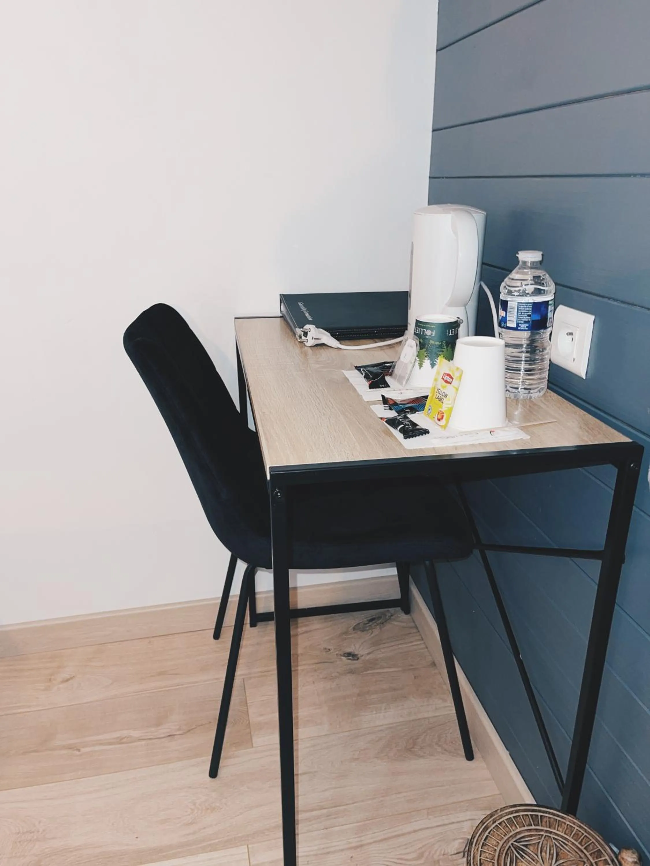 Bedroom in Cit'Hôtel le Welcome