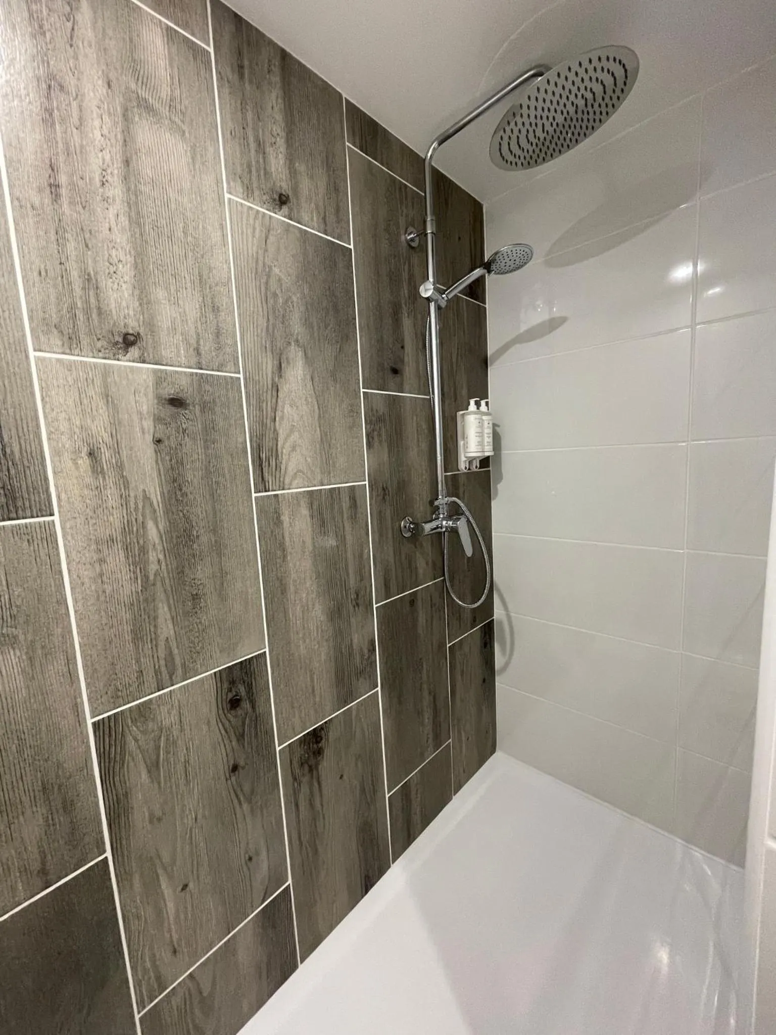 Bathroom in Cit'Hôtel le Welcome