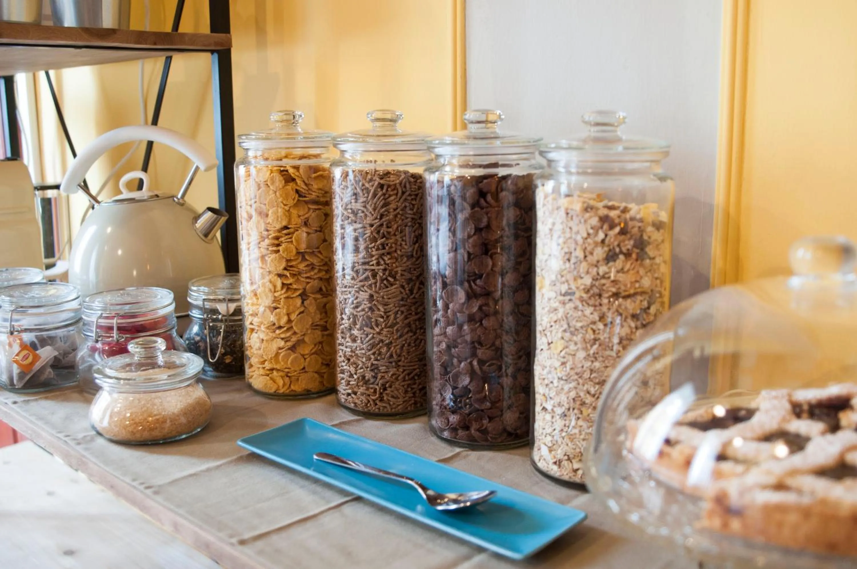 Coffee/tea facilities in Retrò B&B