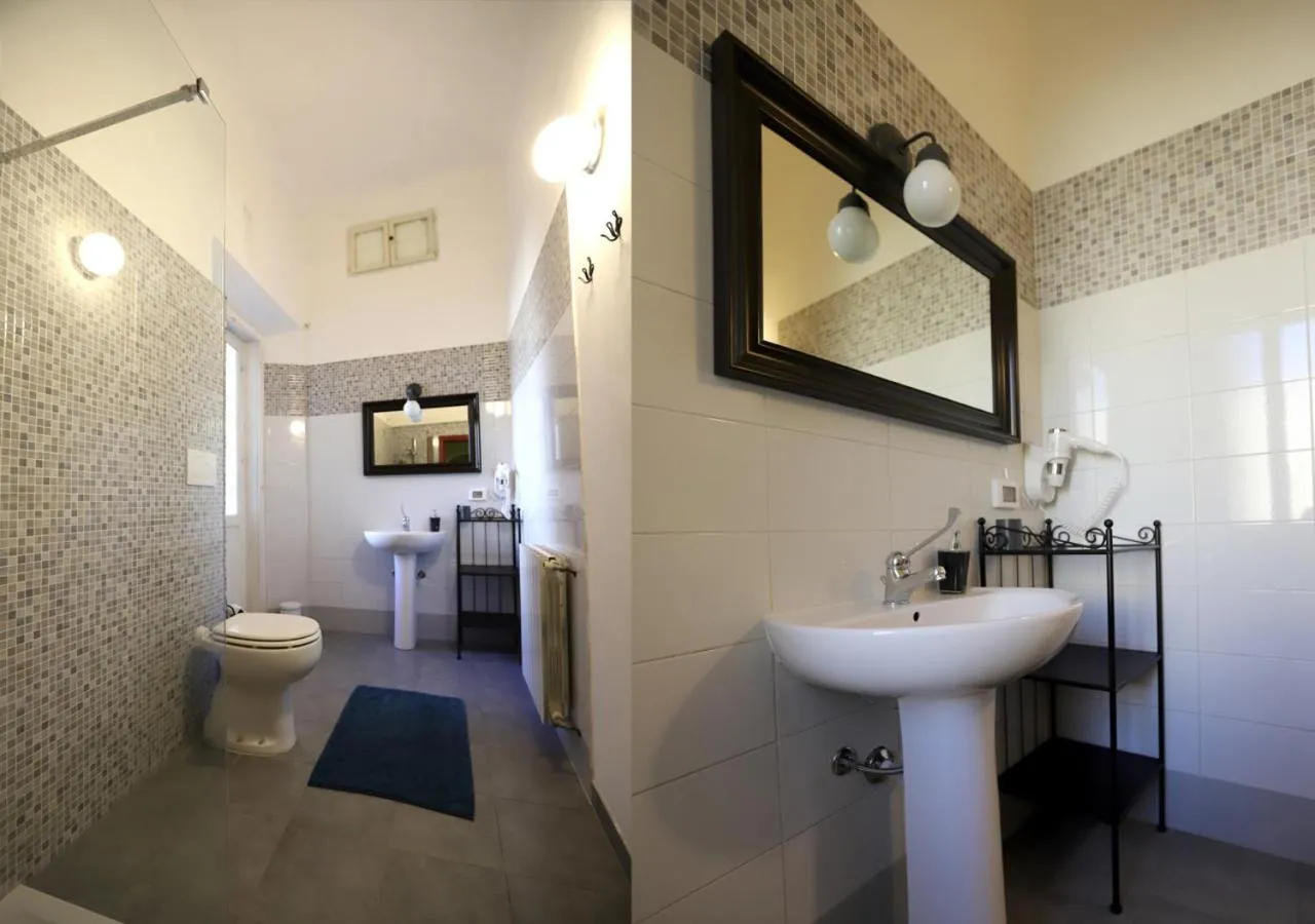 Bathroom in Retrò B&B