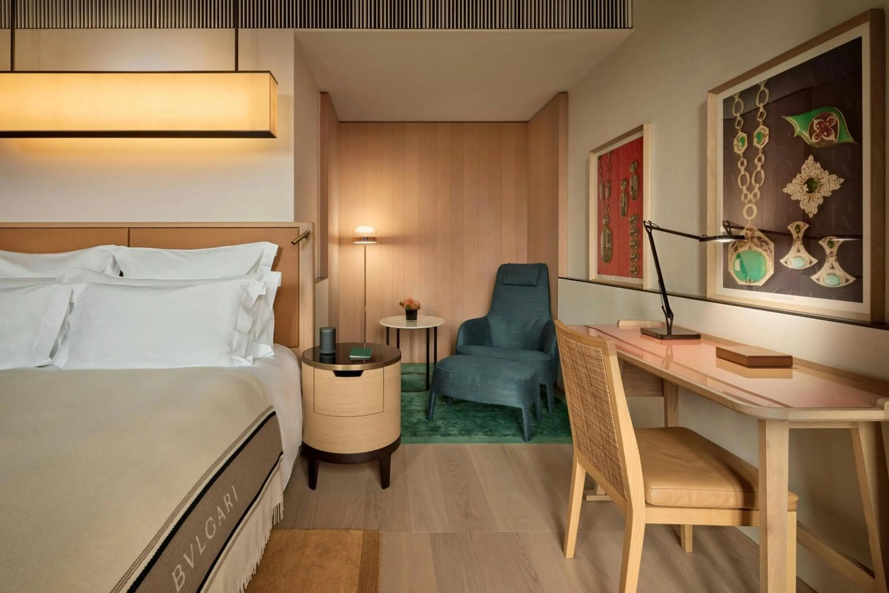 Photo of the whole room, Bed in Bvlgari Hotel Milano