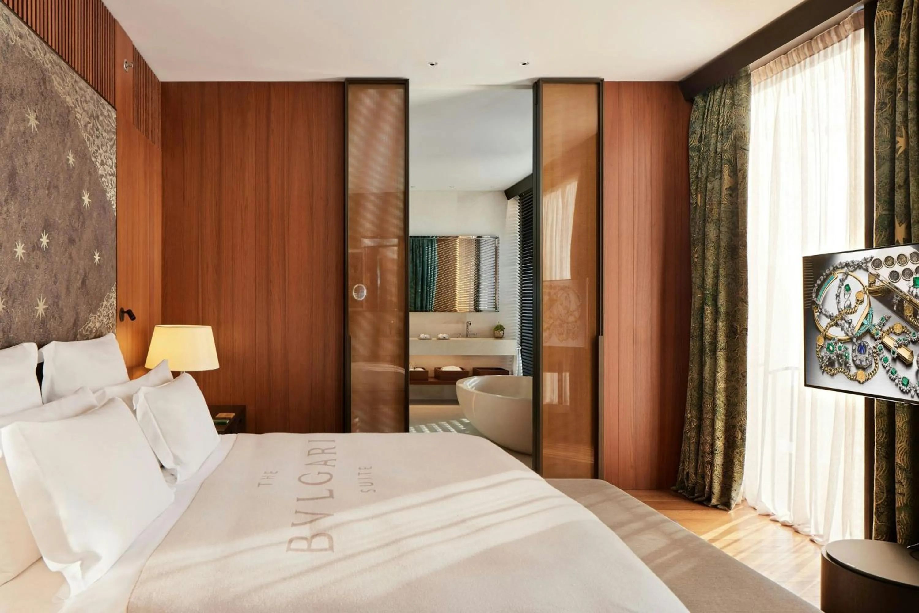 Bedroom, Bed in Bvlgari Hotel Milano