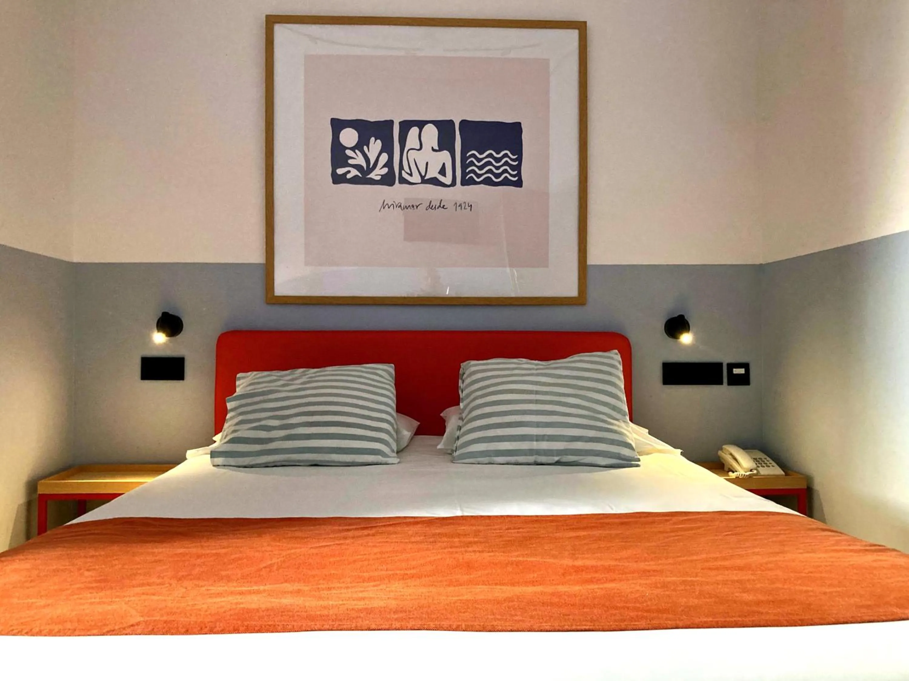 Bedroom, Bed in Hotel Miramar Valencia