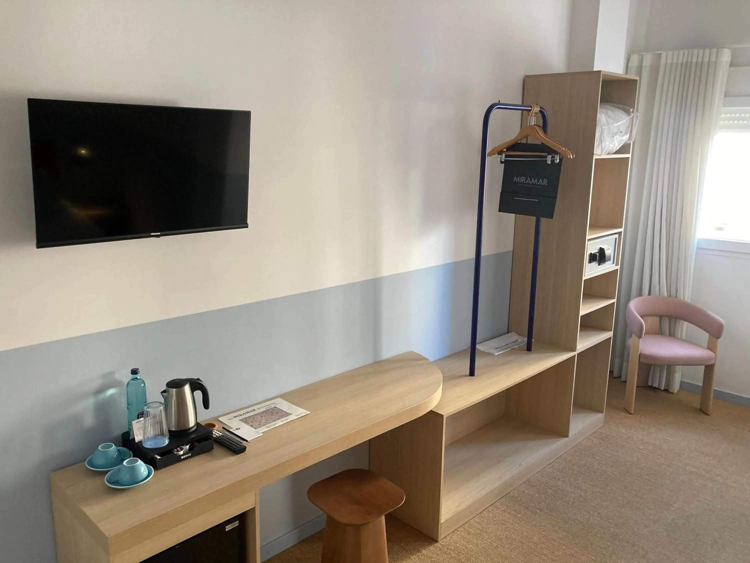 TV and multimedia, Bed in Hotel Miramar Valencia