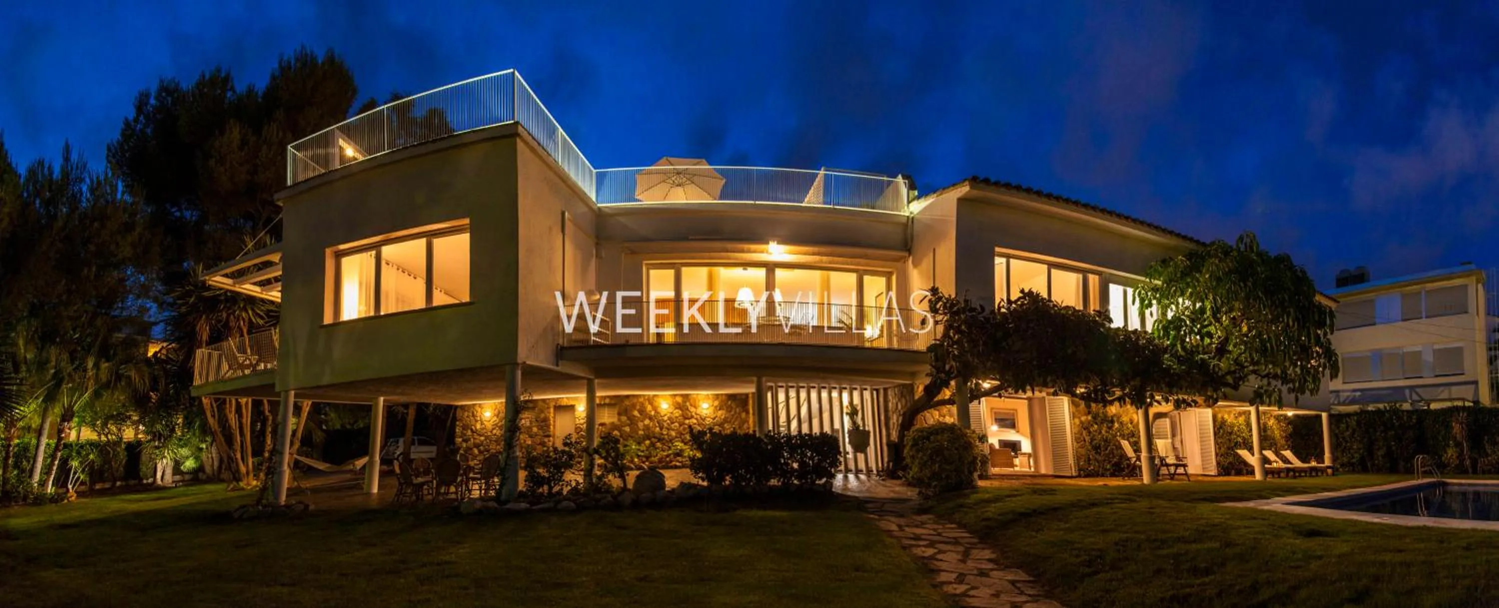 Property building in Villa Sitges Tupinetti Beach at 1 min walk Amaizing Garden and View Center Sitges 5 minutes walk NO NEED CAR