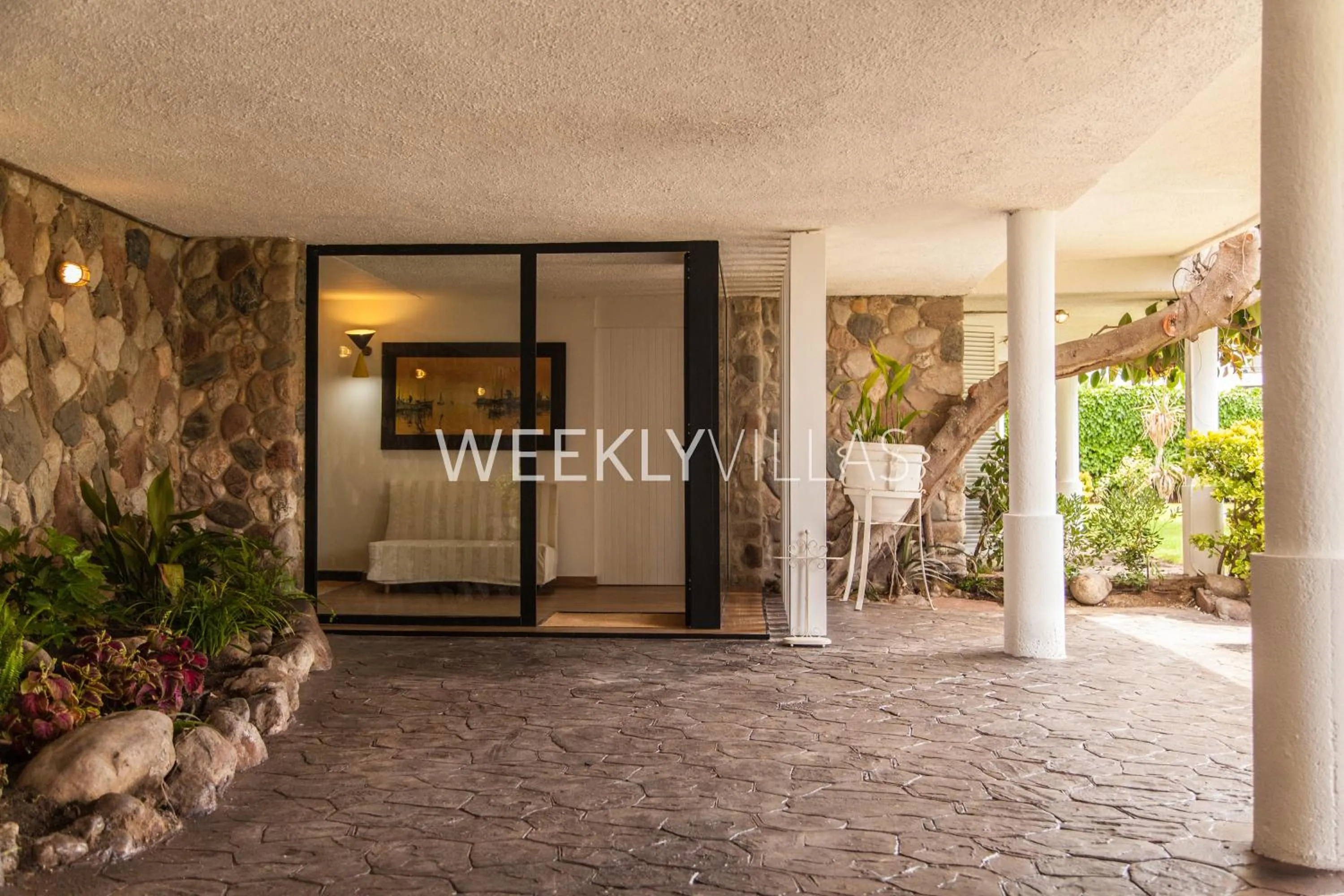 Lobby or reception in Villa Sitges Tupinetti Beach at 1 min walk Amaizing Garden and View Center Sitges 5 minutes walk NO NEED CAR