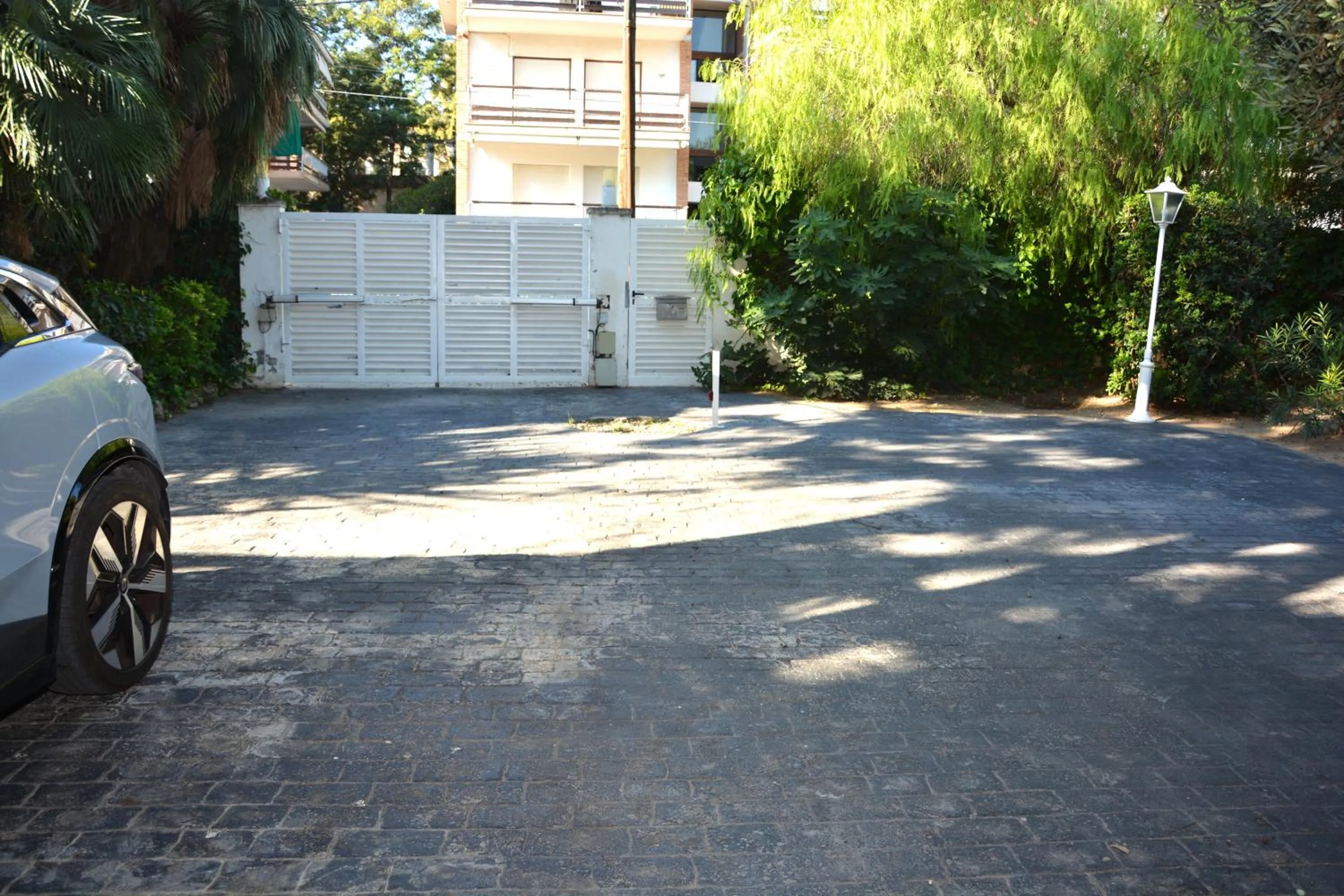 Villa Sitges Tupinetti Beach at 1 min walk Amaizing Garden and View Center Sitges 5 minutes walk NO NEED CAR