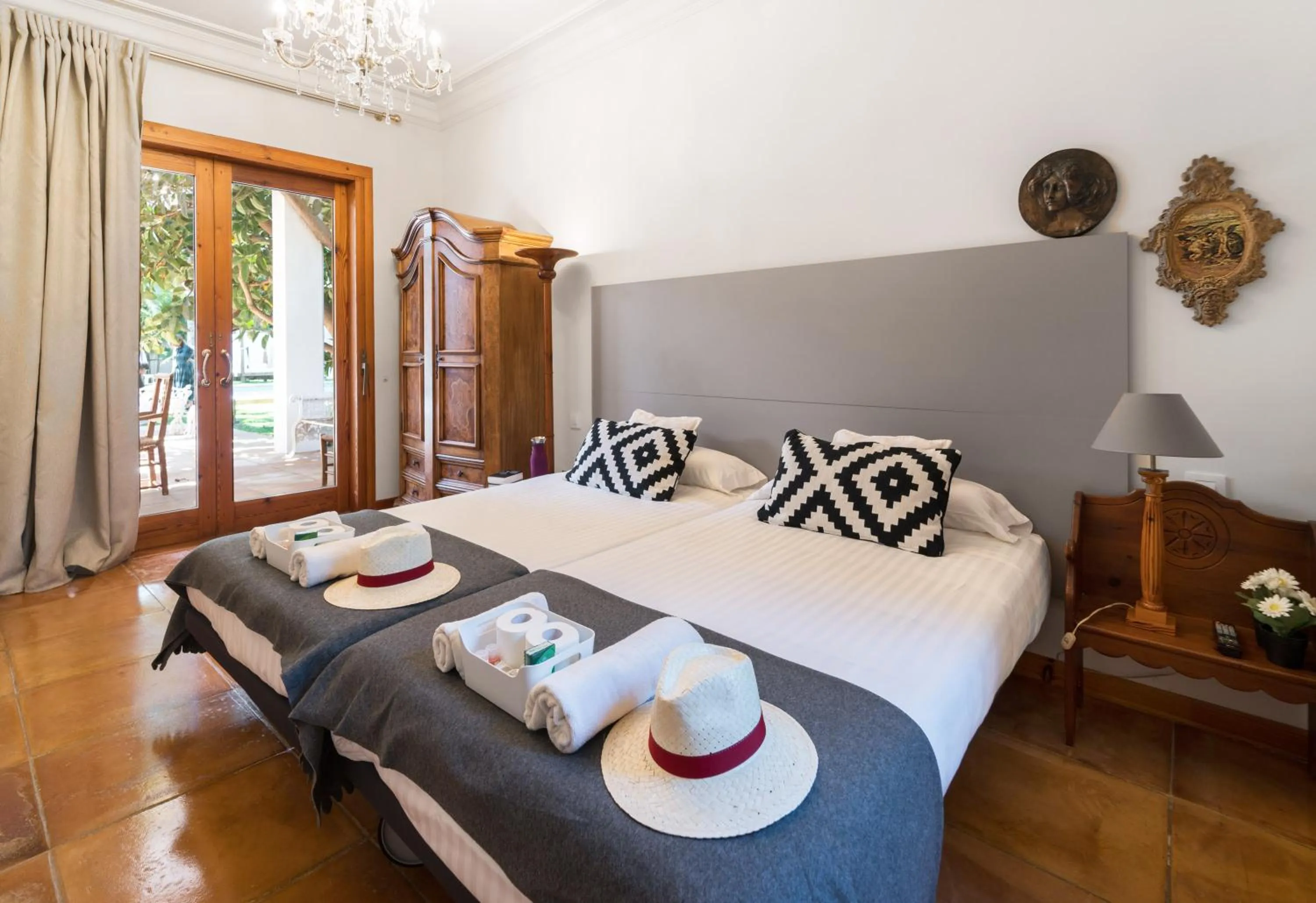 Bed in Villa El Porto