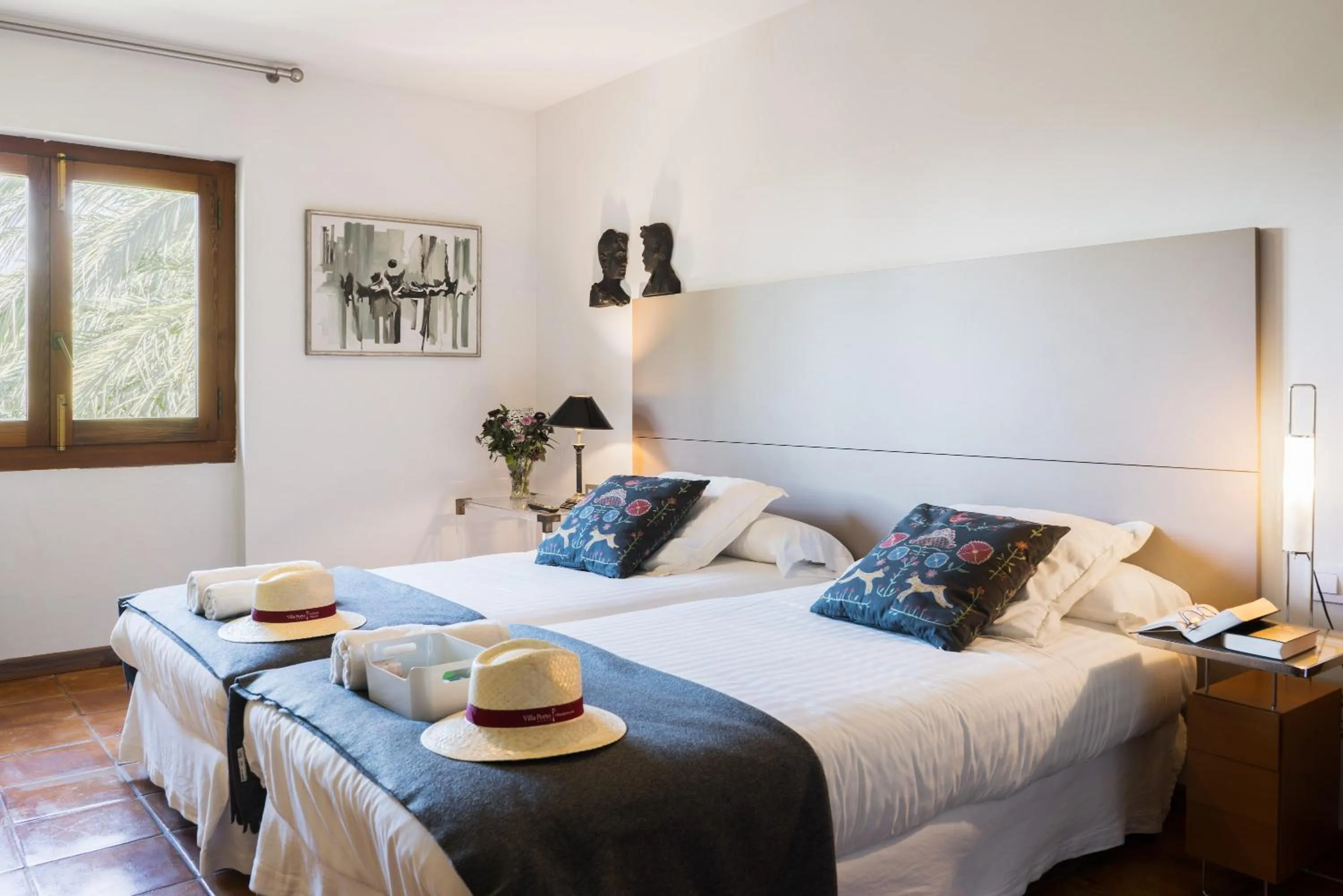 Bed in Villa El Porto