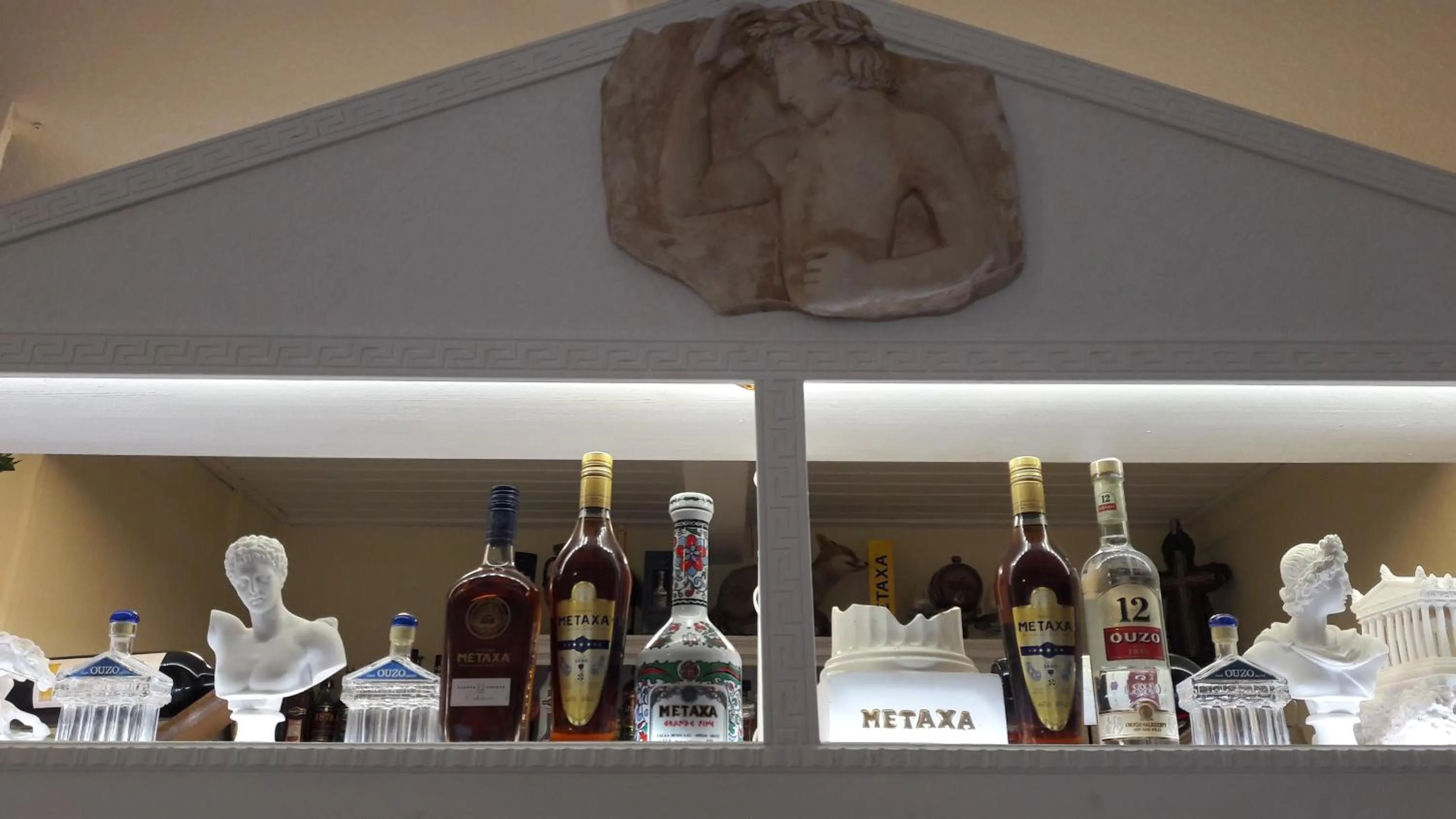 Drinks in Hotel Restaurant Hellas