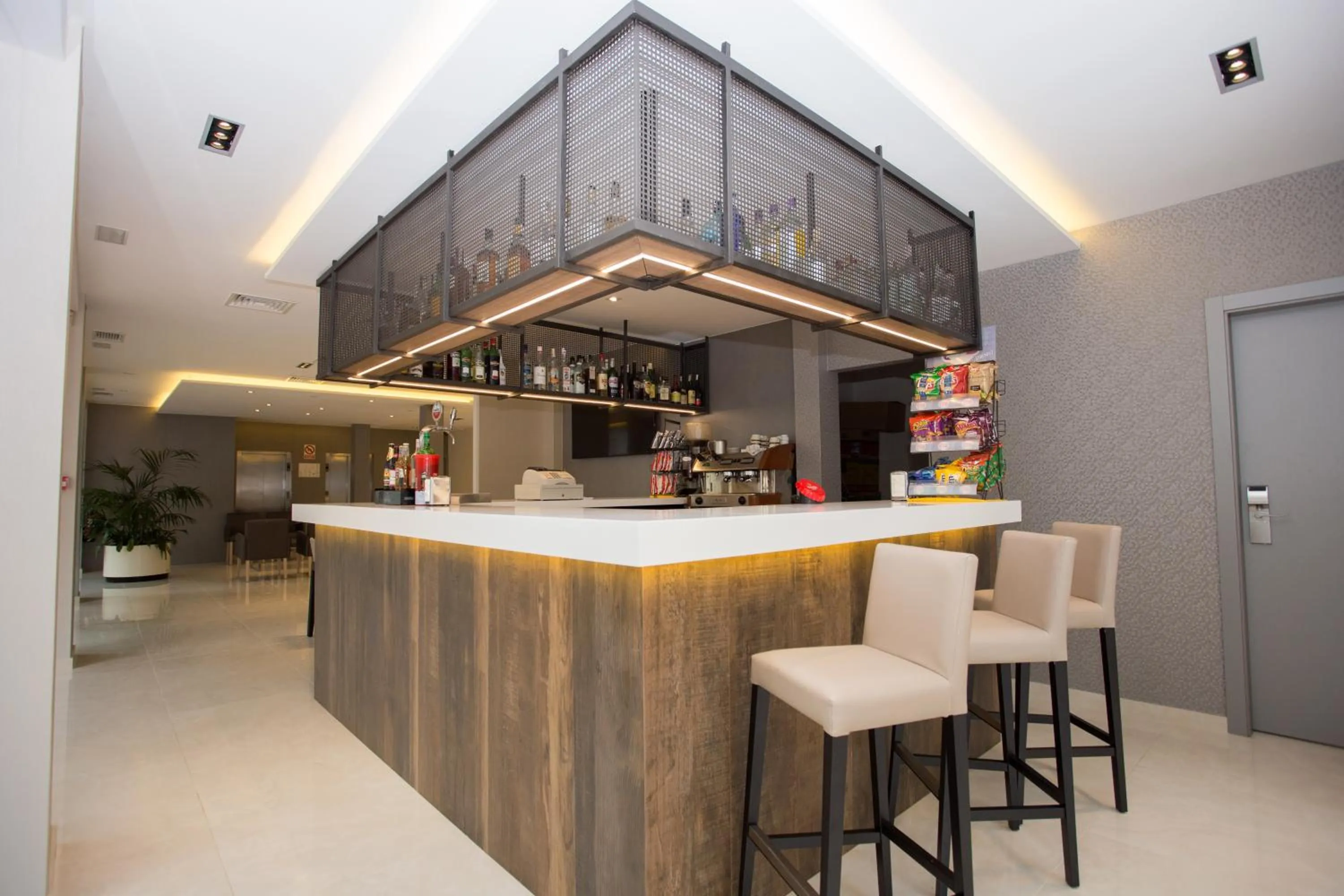 Lounge or bar in Hotel Perla