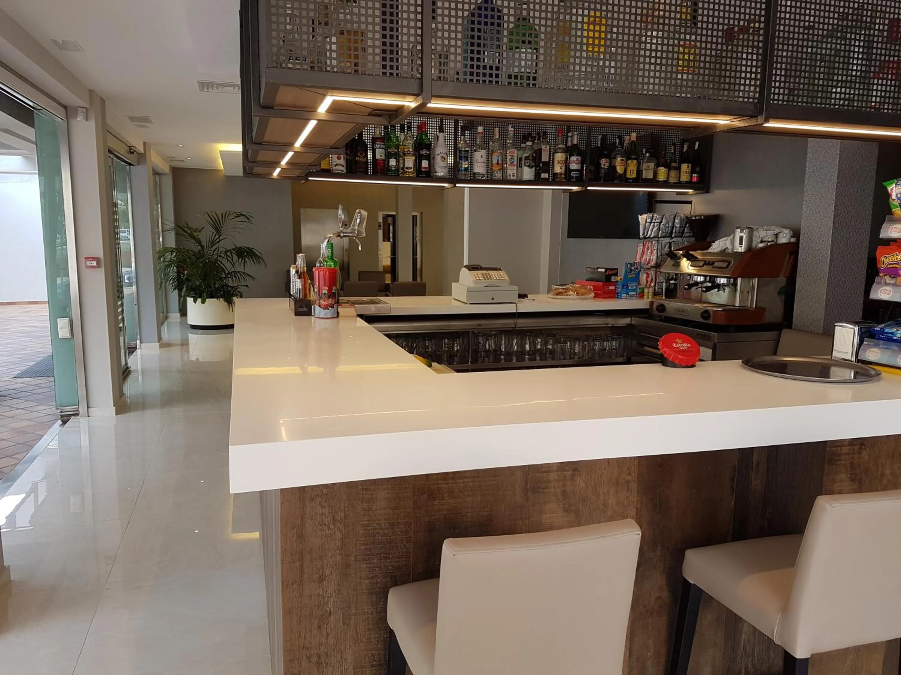 Lounge or bar in Hotel Perla