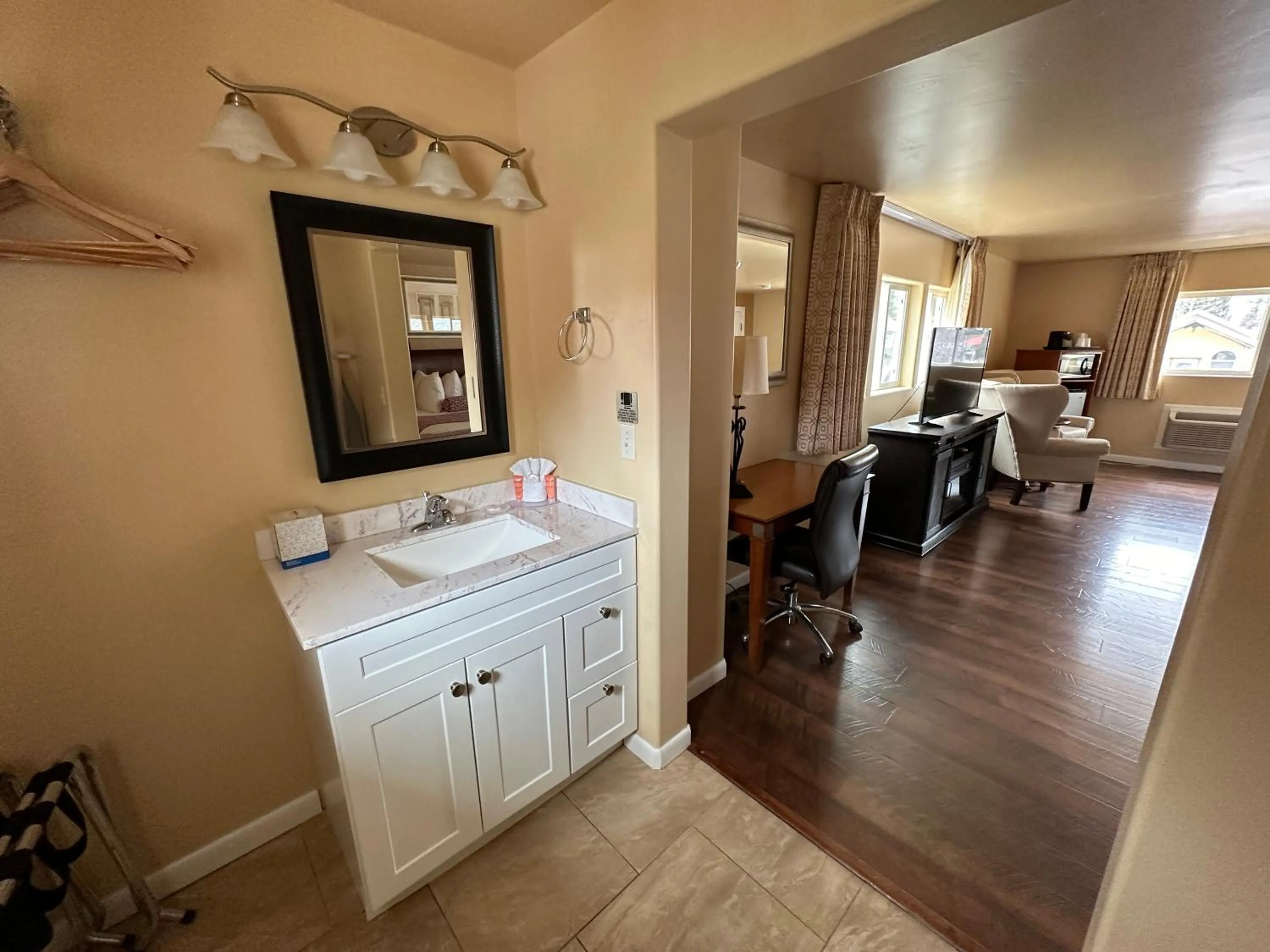 Bathroom in Abram Inn & Suites