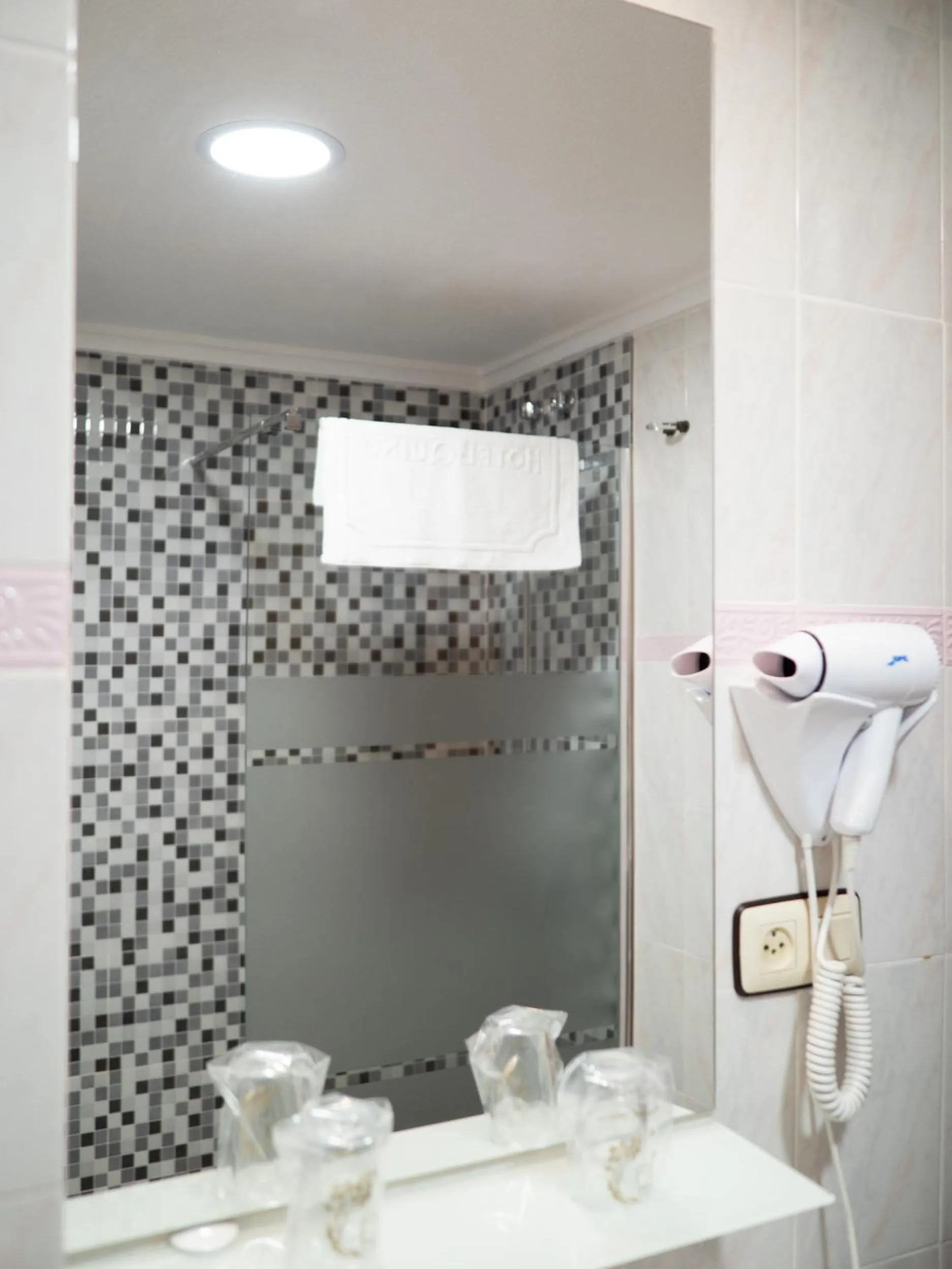 Bathroom in Hotel Quino