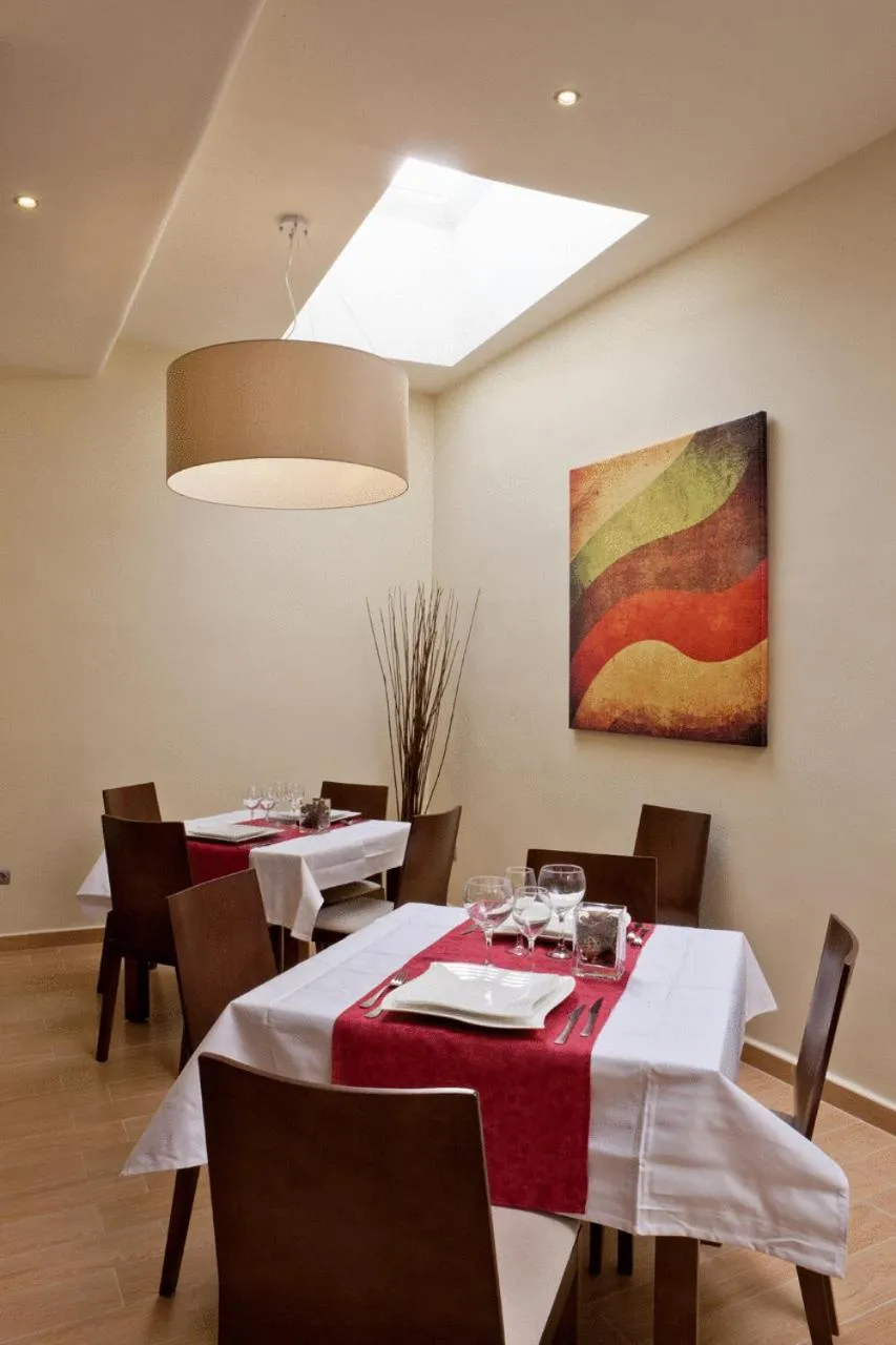 Restaurant/places to eat in Hotel Quino