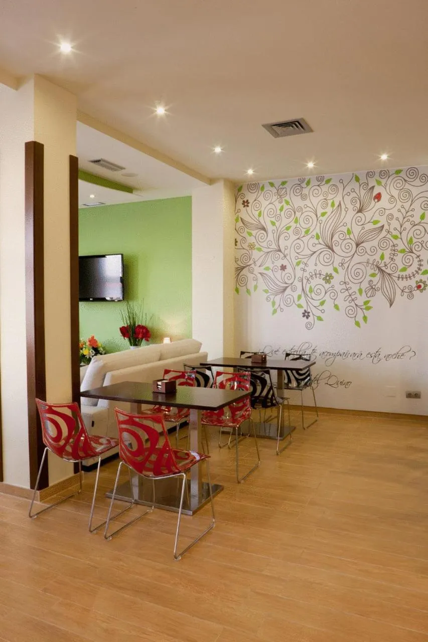 Restaurant/places to eat in Hotel Quino
