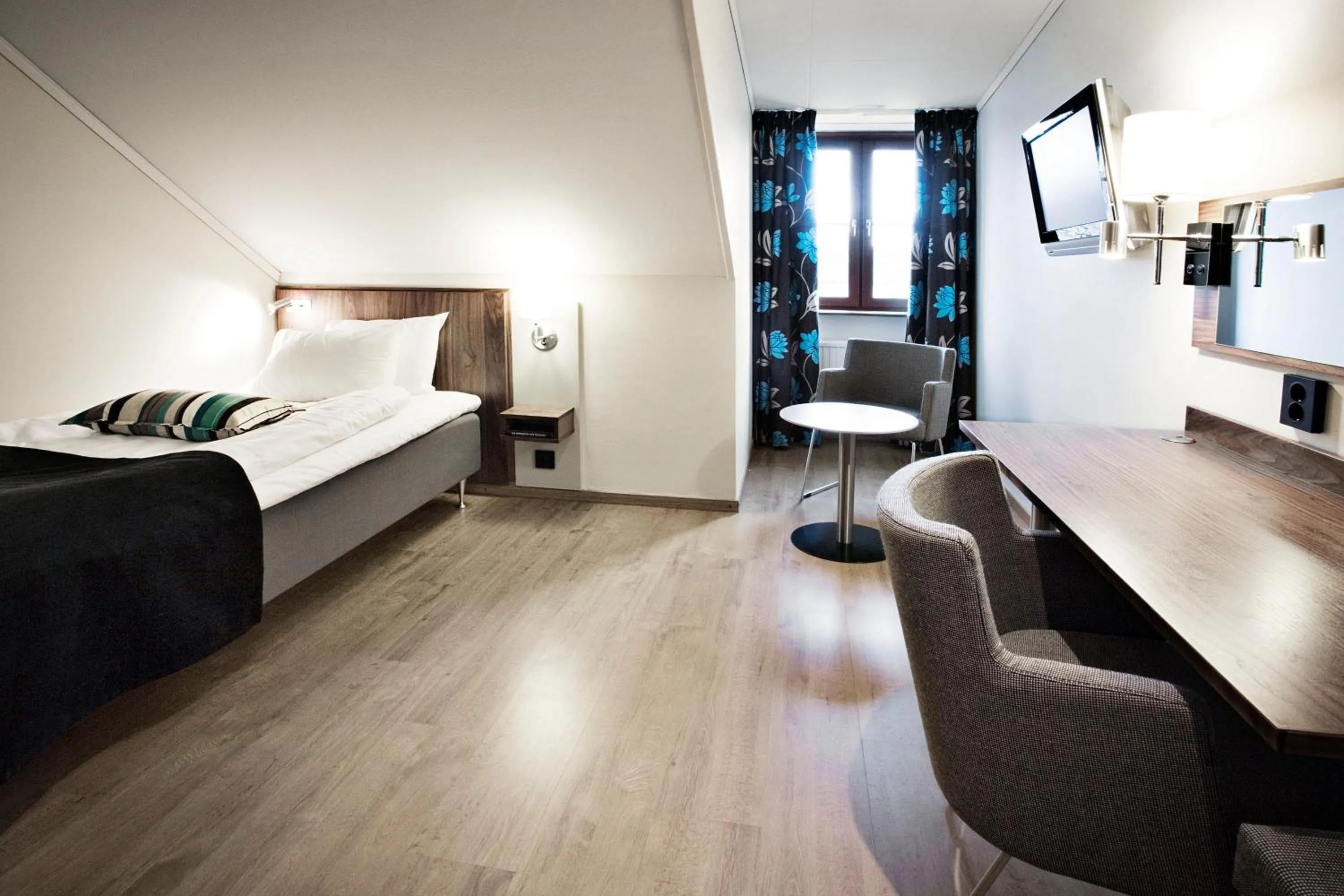 Photo of the whole room, Bed in Home Hotel Kung Oscar