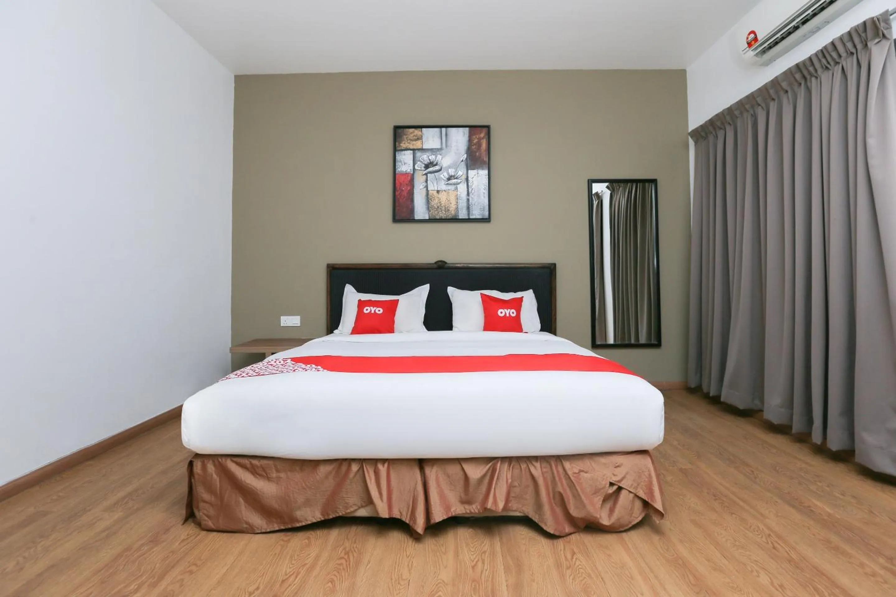 Bedroom, Bed in OYO 89915 East Mount Hotel