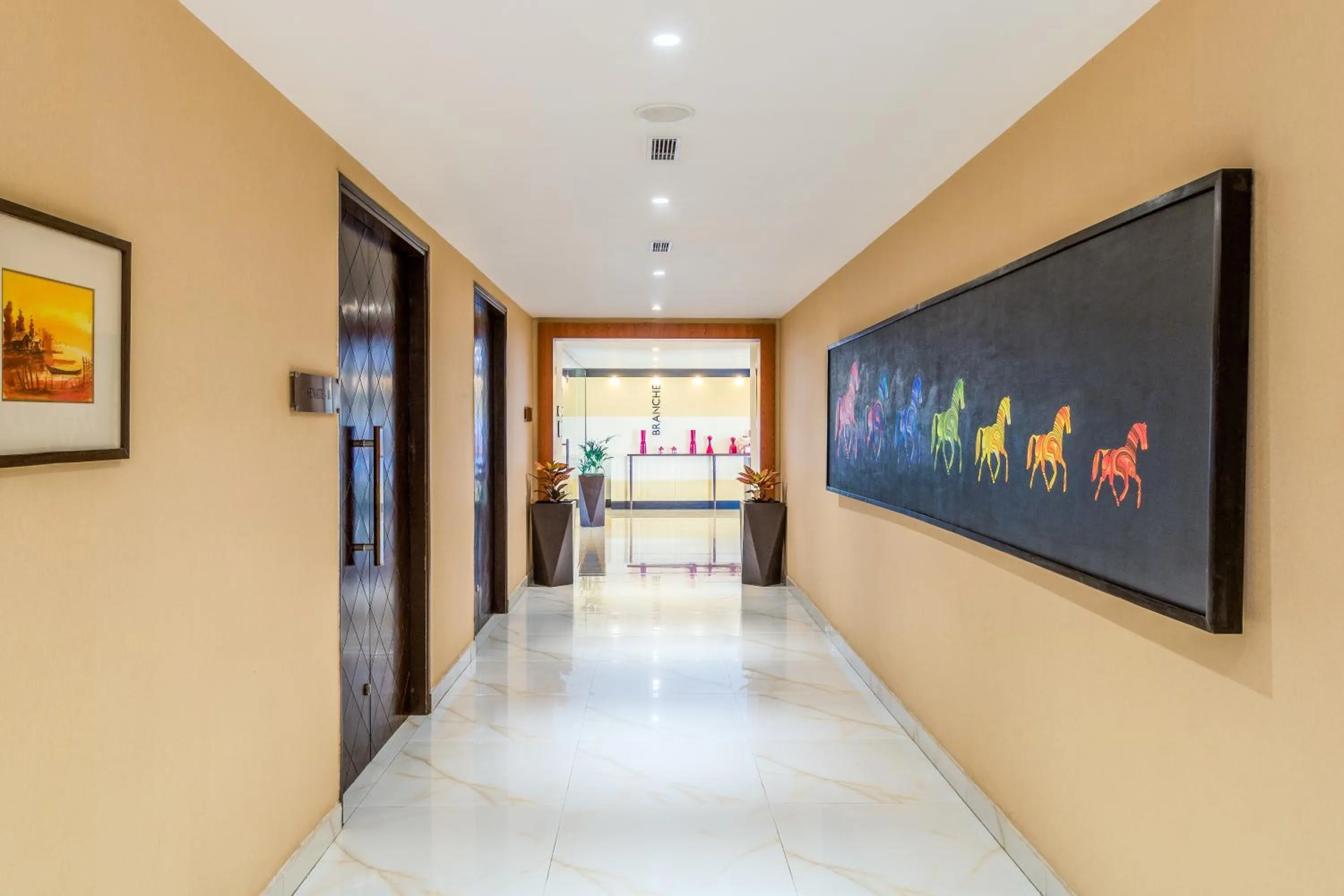 Meals in Golden Suites Gurgaon Inde Hotels