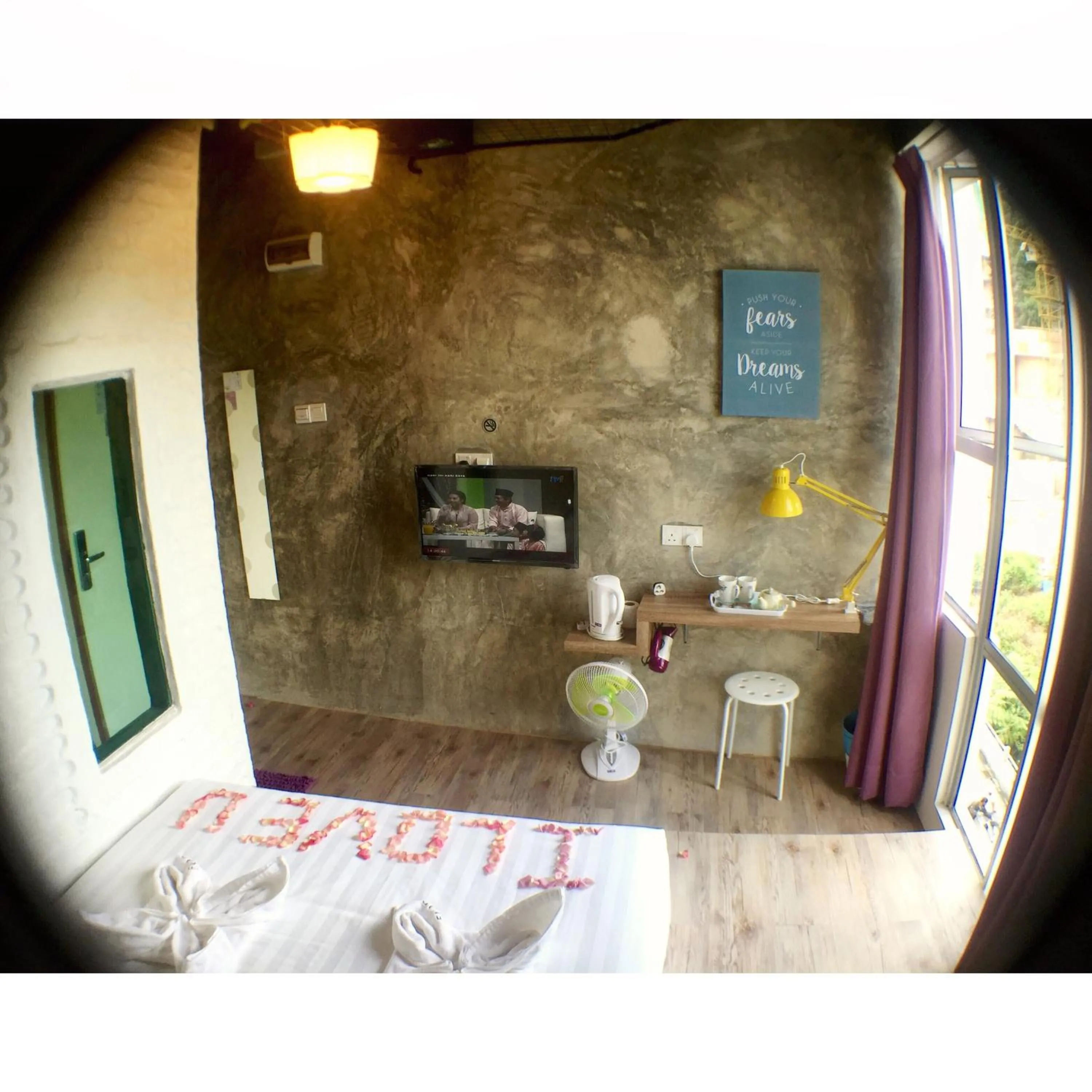 Bathroom in Hotel Flora Plus