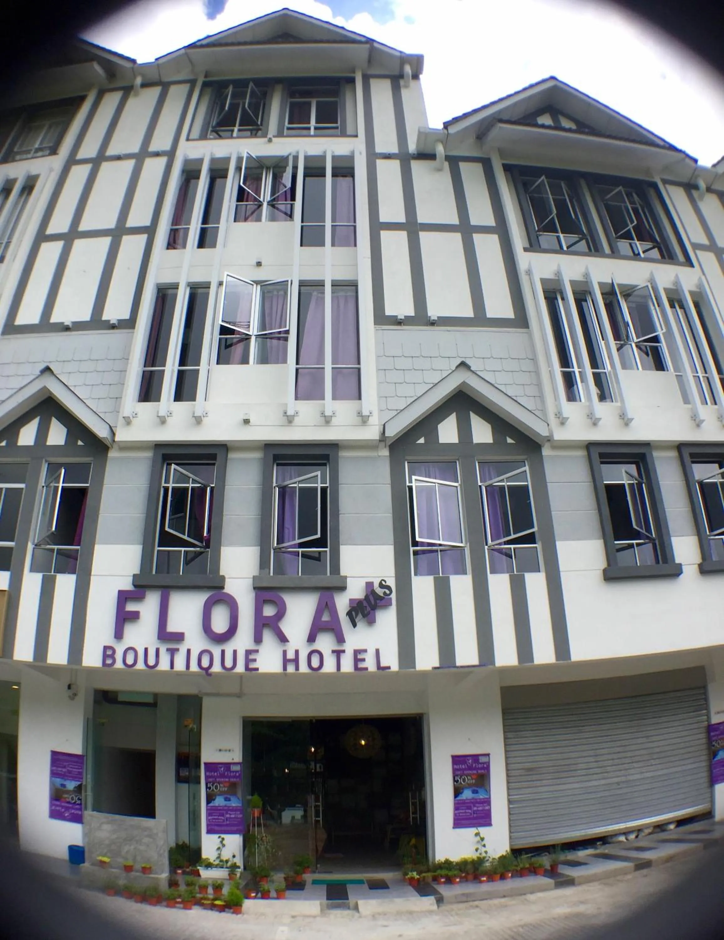 Facade/entrance in Hotel Flora Plus