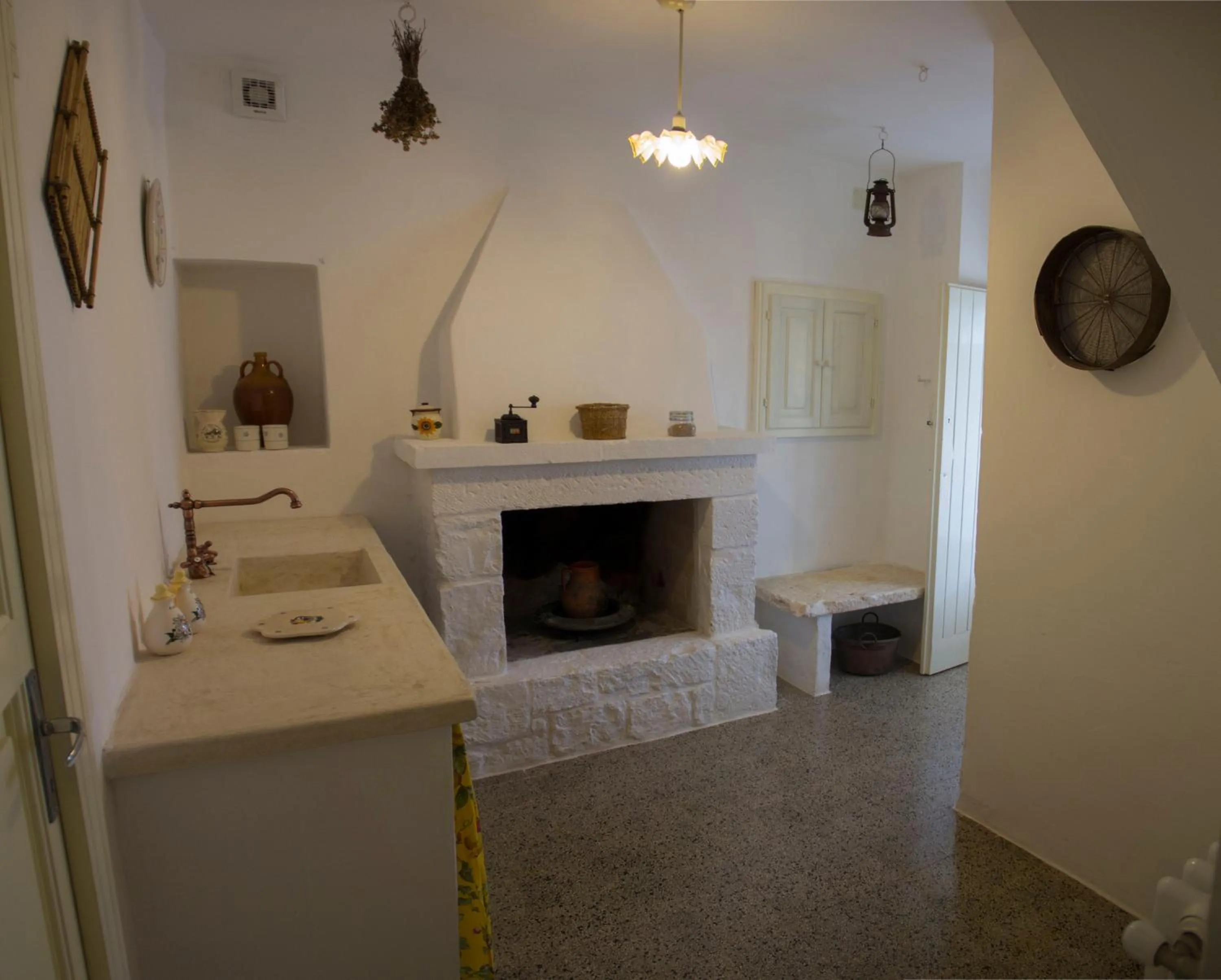Kitchen or kitchenette in Masseria Trulli sull'Aia