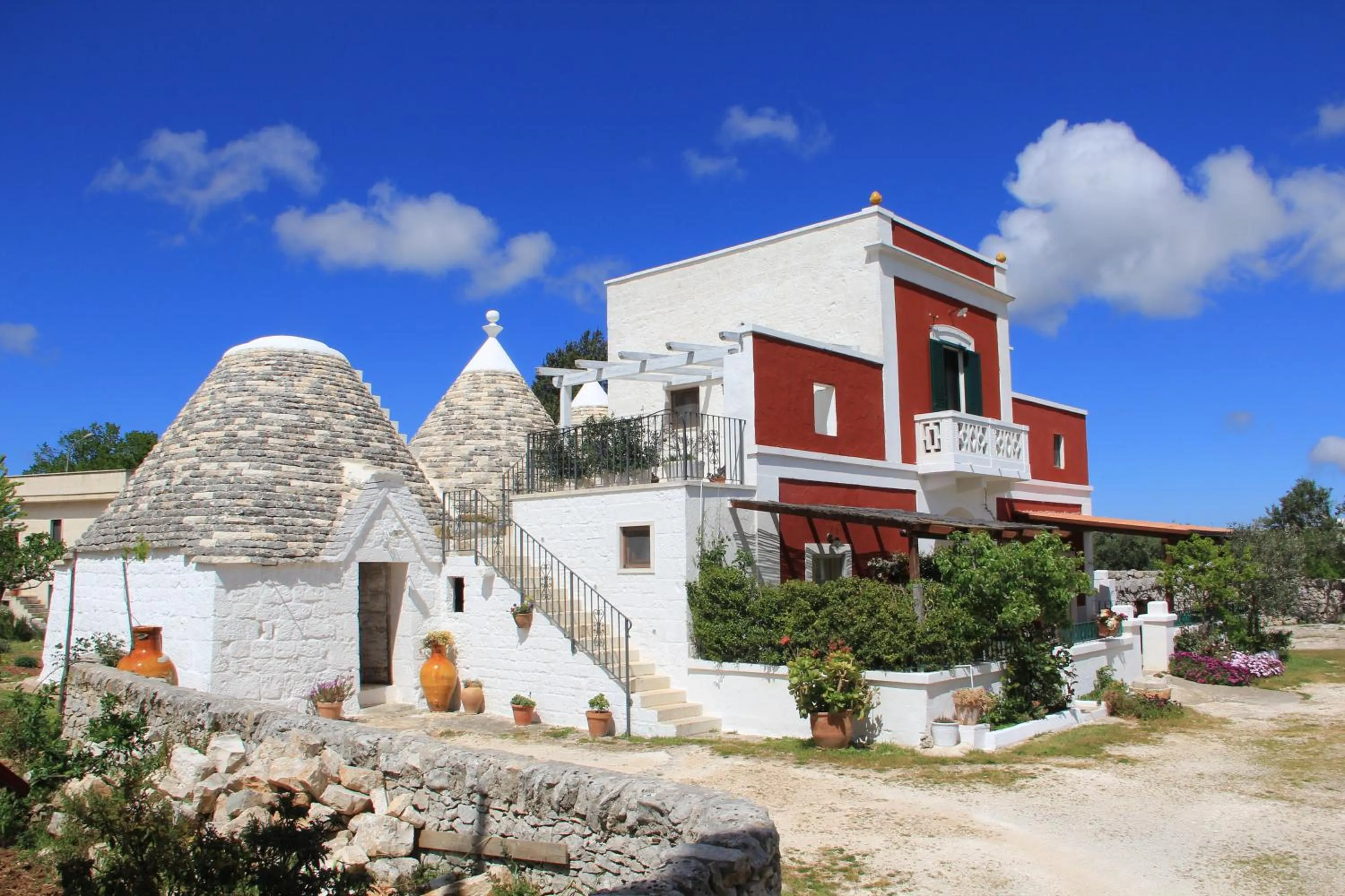Facade/entrance in Masseria Trulli sull'Aia