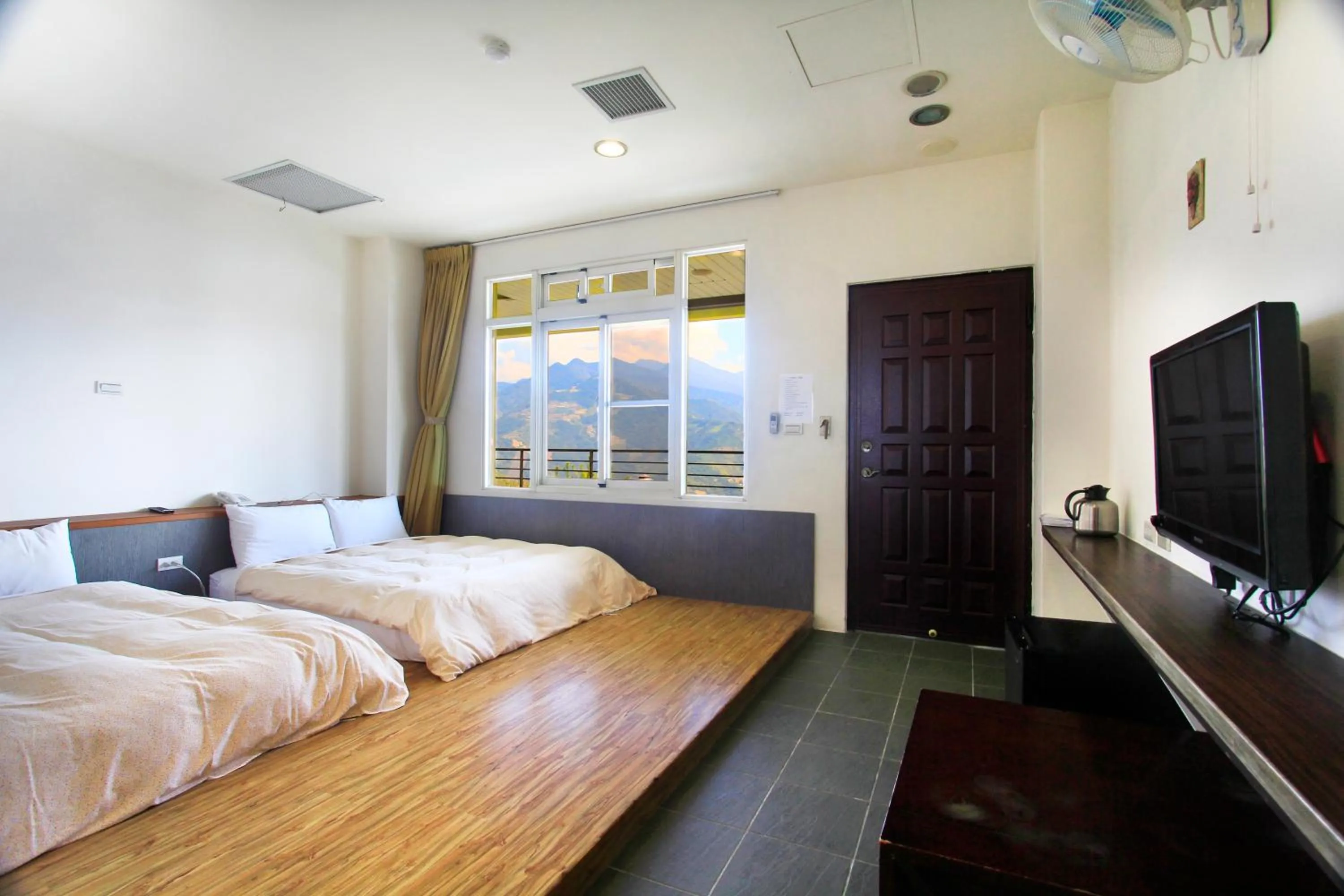 Bed in Sunnydale B&B