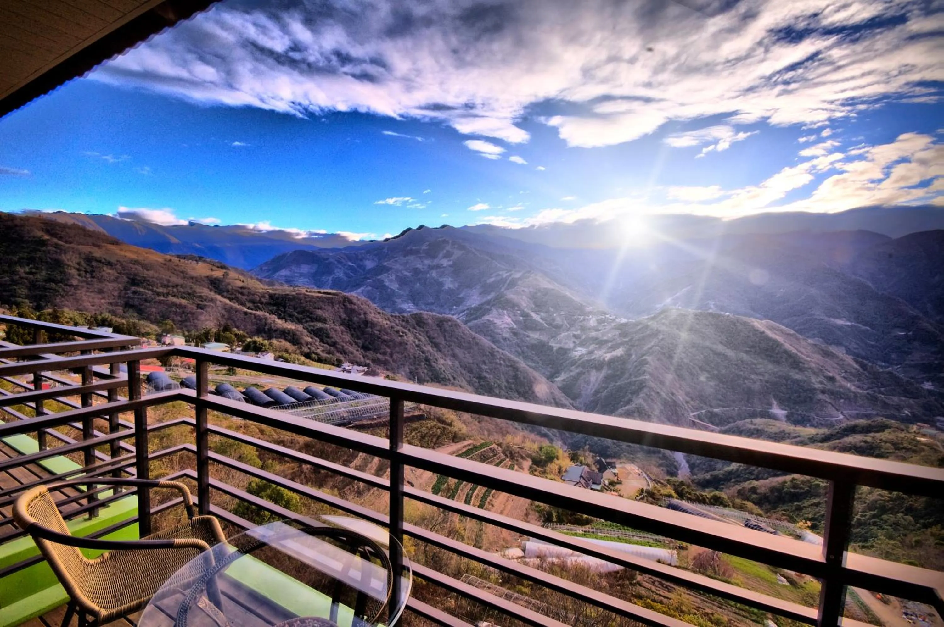 Mountain view in Sunnydale B&B