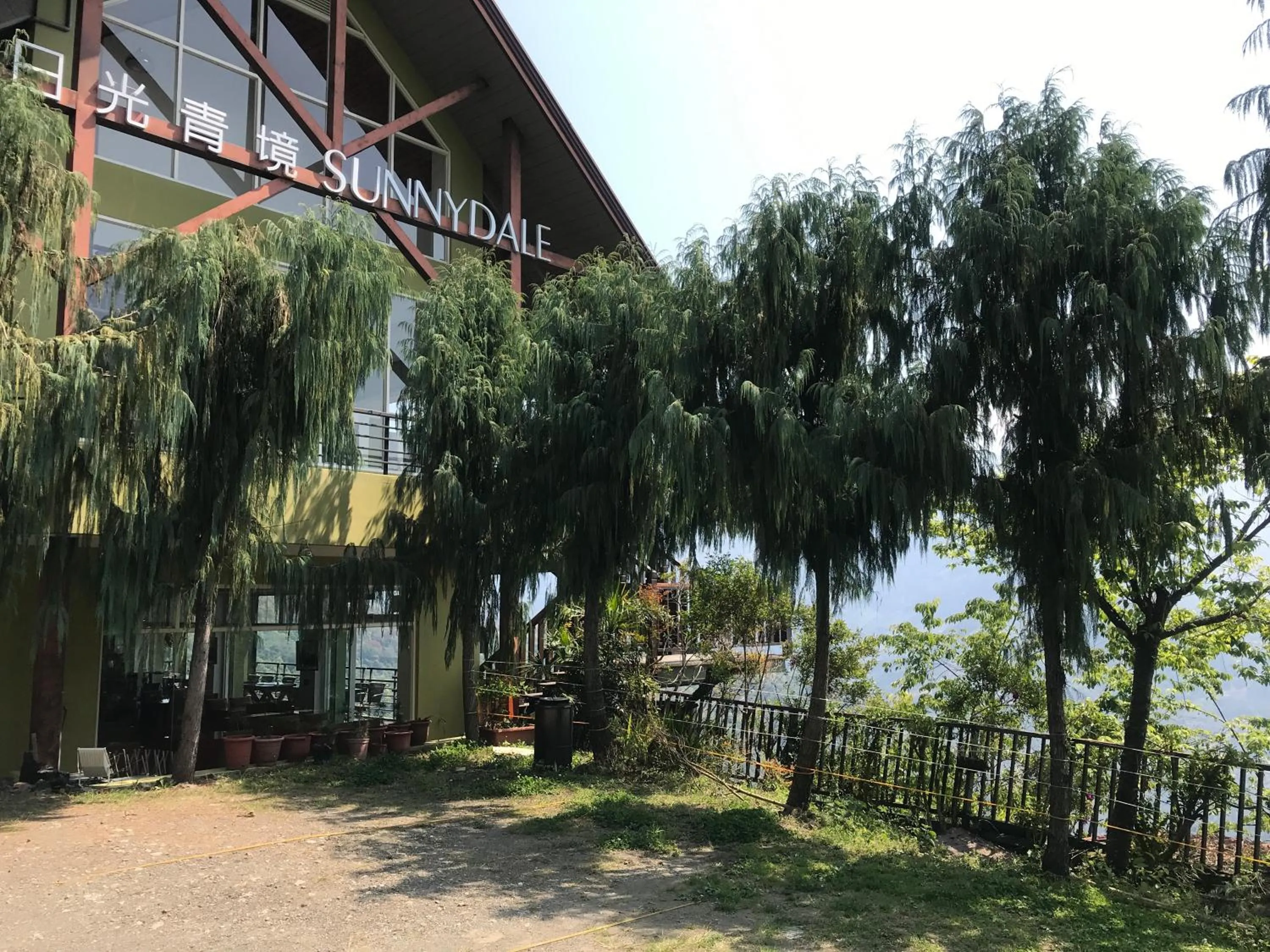 Property building in Sunnydale B&B