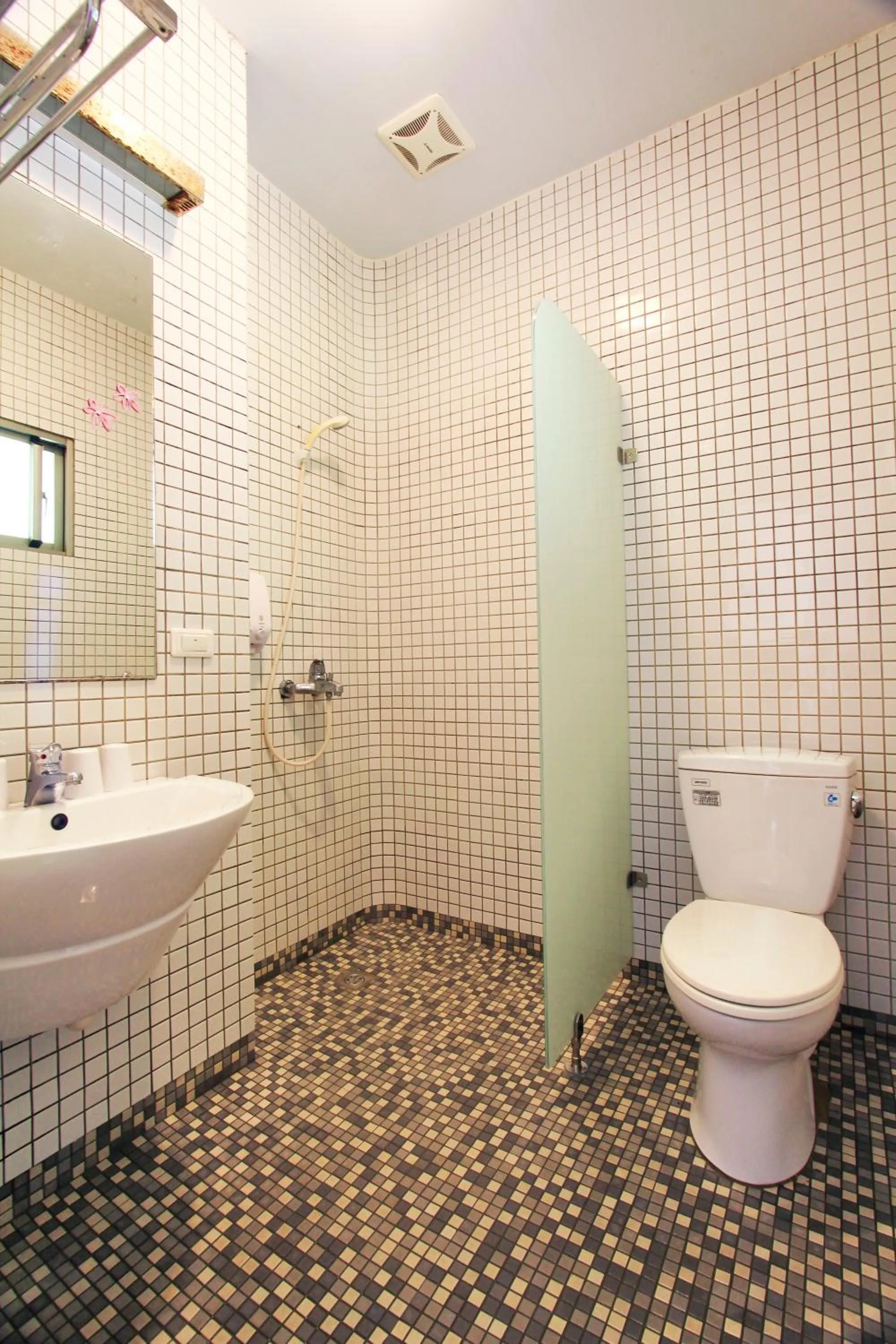 Shower in Sunnydale B&B