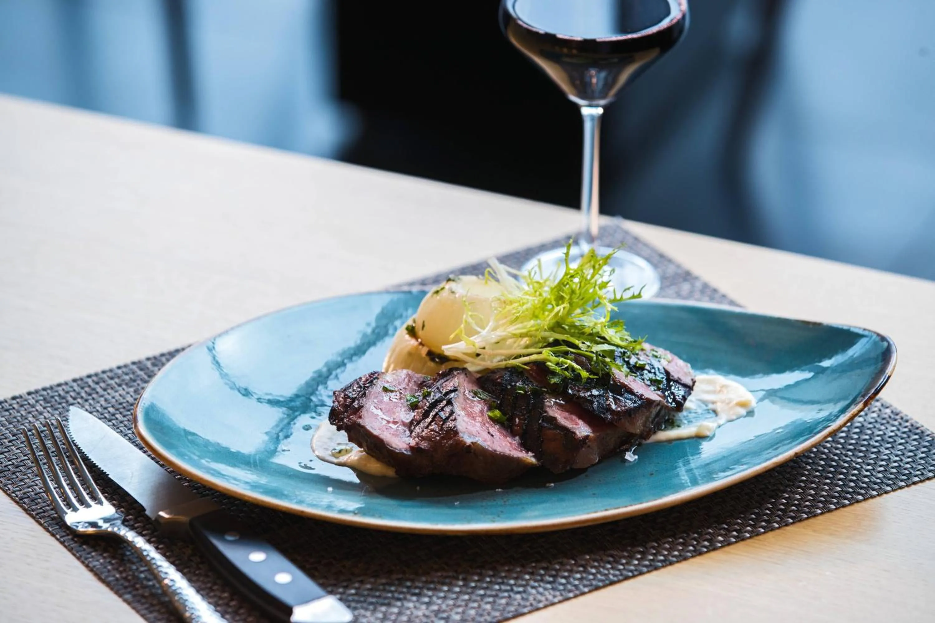 Restaurant/places to eat in Marriott Marquis Chicago