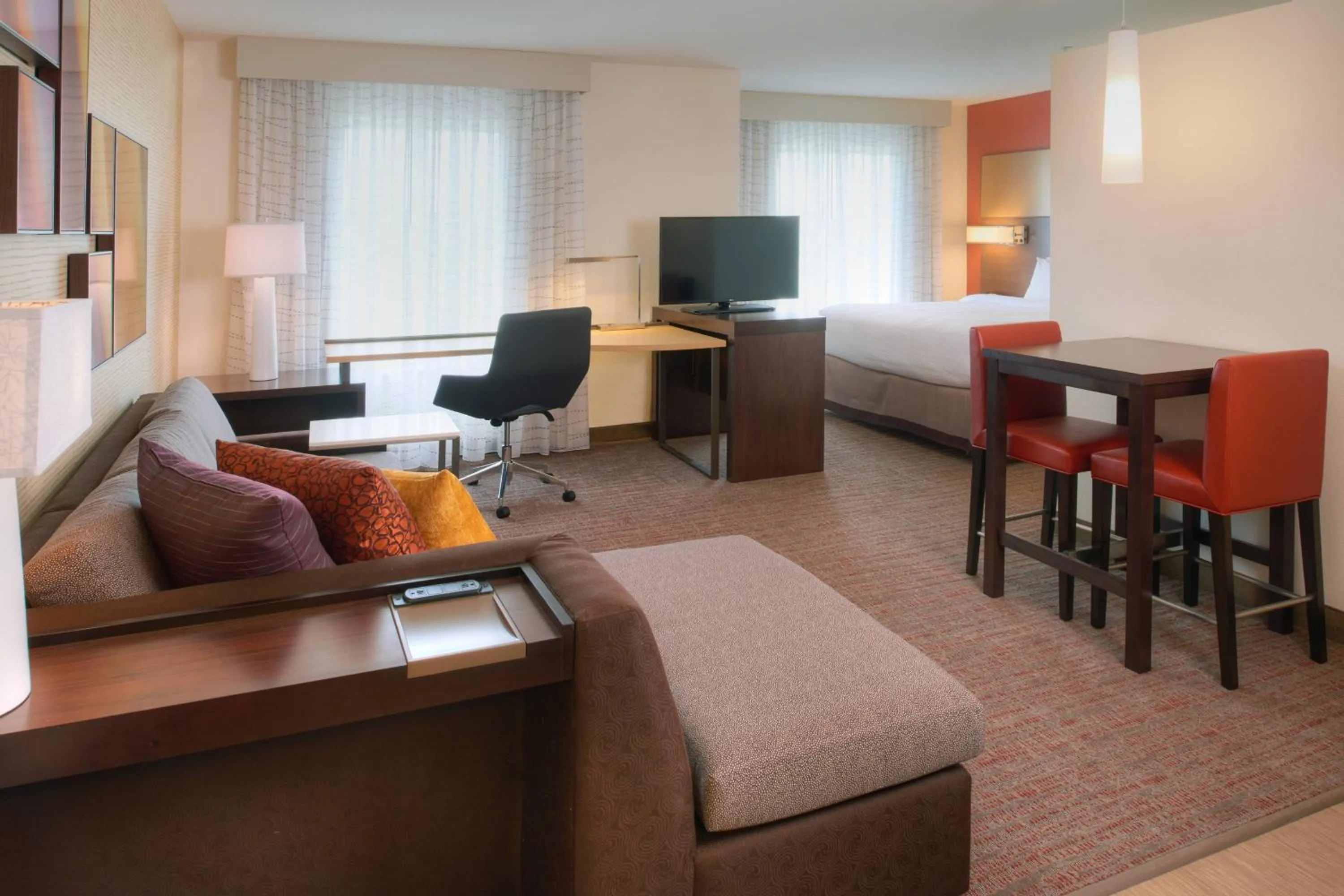Photo of the whole room, Bed in Residence Inn by Marriott Chicago Bolingbrook