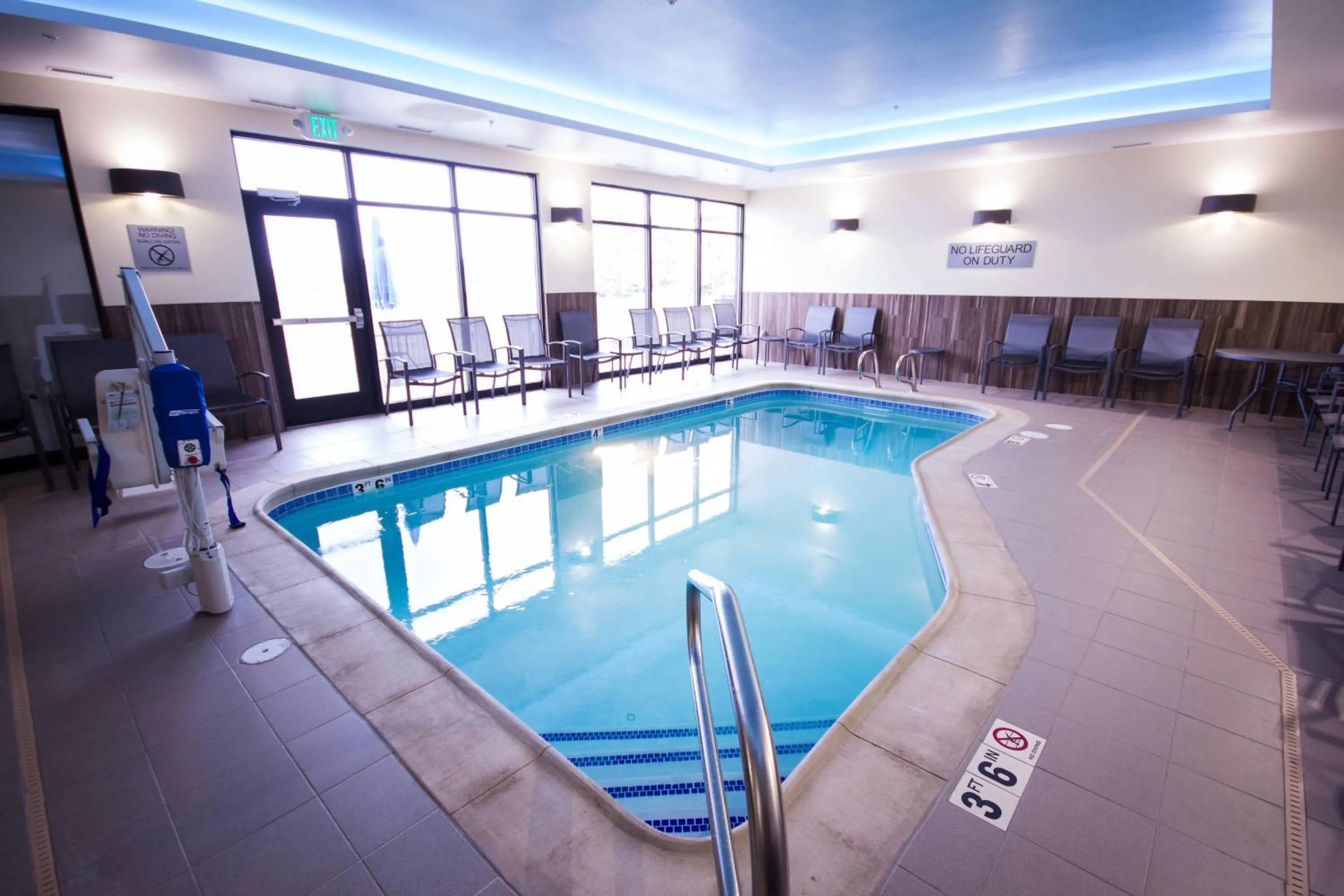 Swimming pool in Fairfield Inn & Suites by Marriott Denver Northeast/Brighton