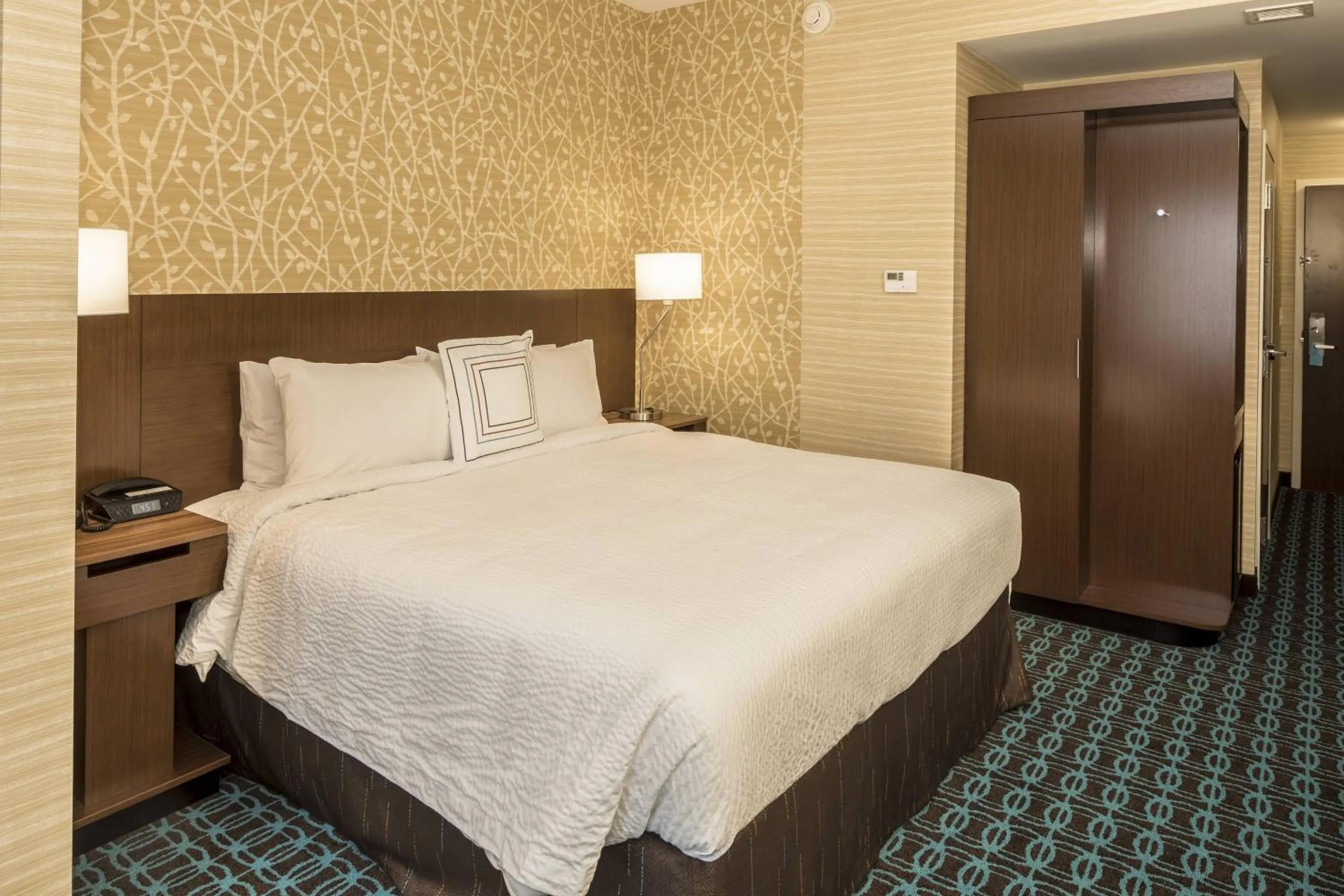 Bedroom, Bed in Fairfield Inn & Suites by Marriott Pittsburgh North/McCandless Crossing