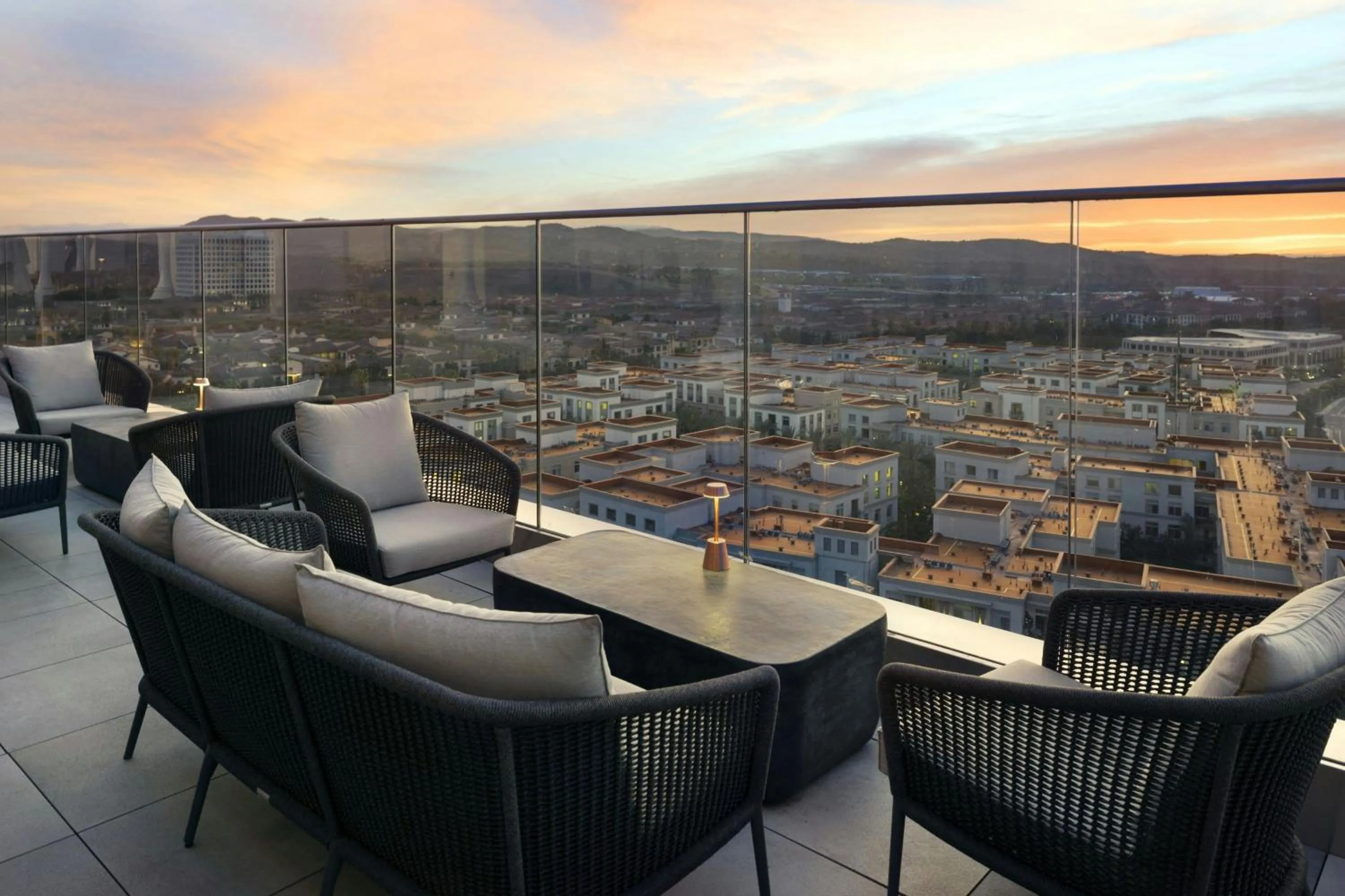 Restaurant/places to eat in Marriott Irvine Spectrum