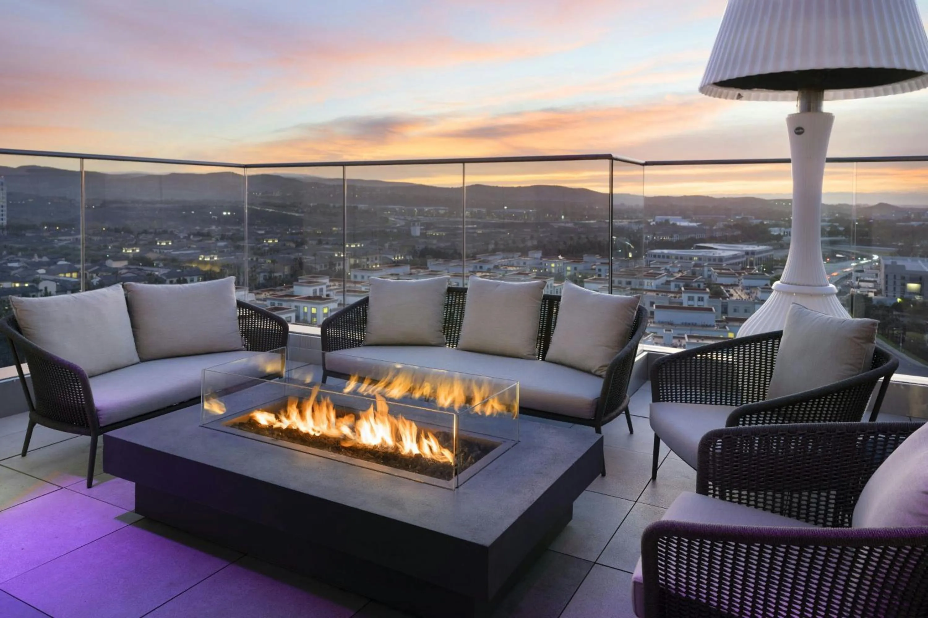 Restaurant/places to eat in Marriott Irvine Spectrum