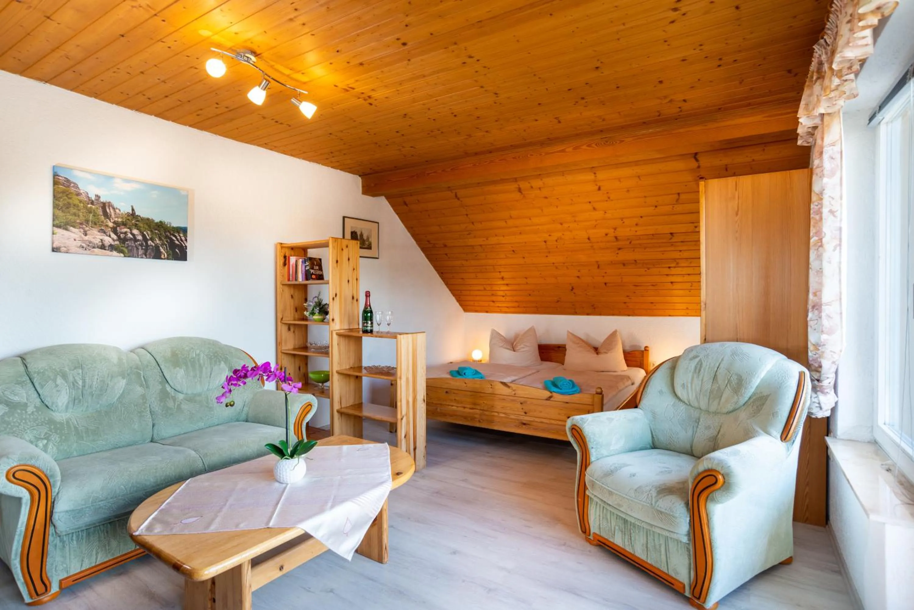 Bed in Pension Am Weinberg Sächsische Schweiz