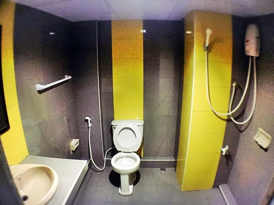 Pasawang Hotel (โรงแรมภาสว่าง)