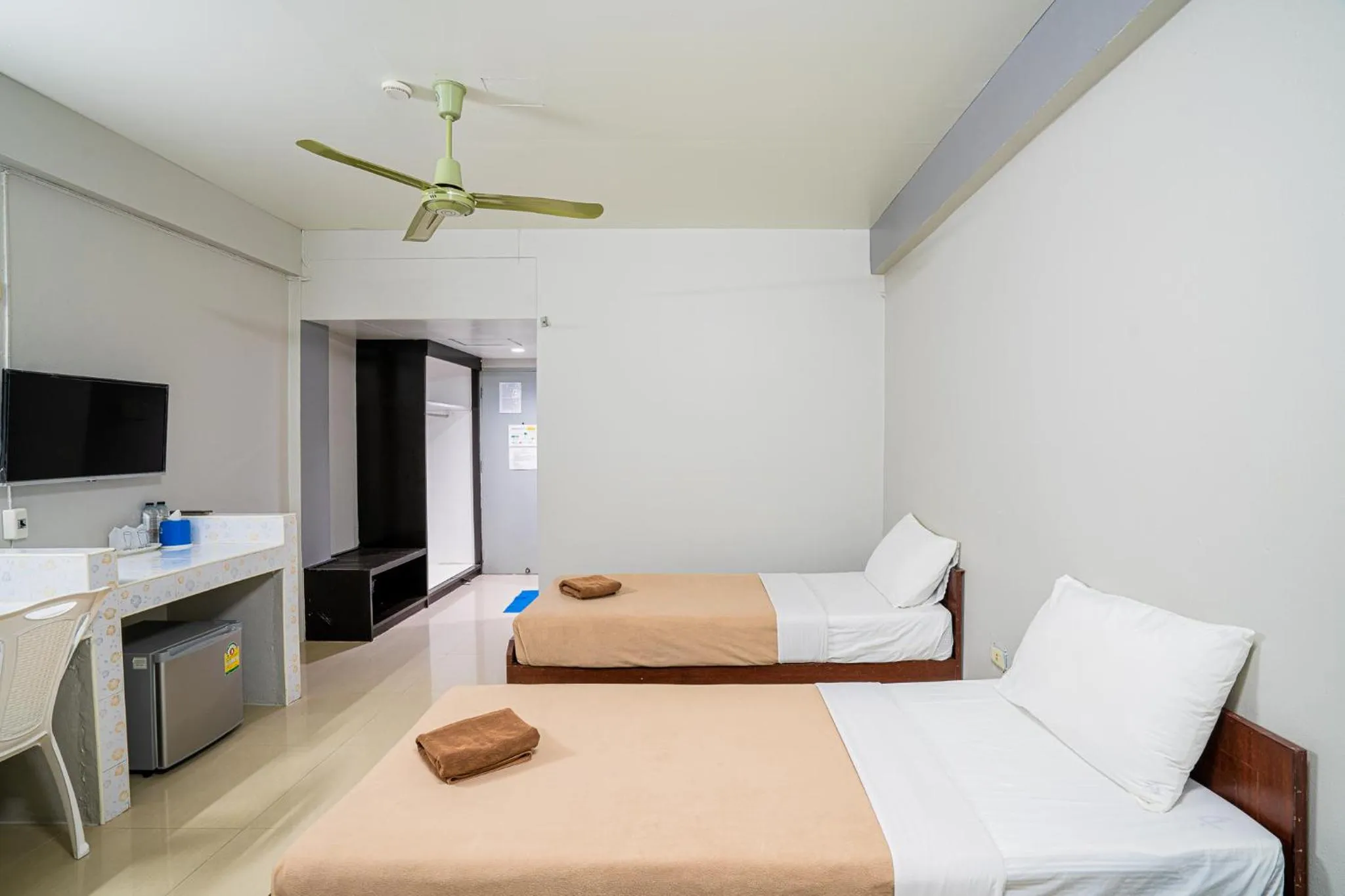 Bed in Pasawang Hotel (โรงแรมภาสว่าง)