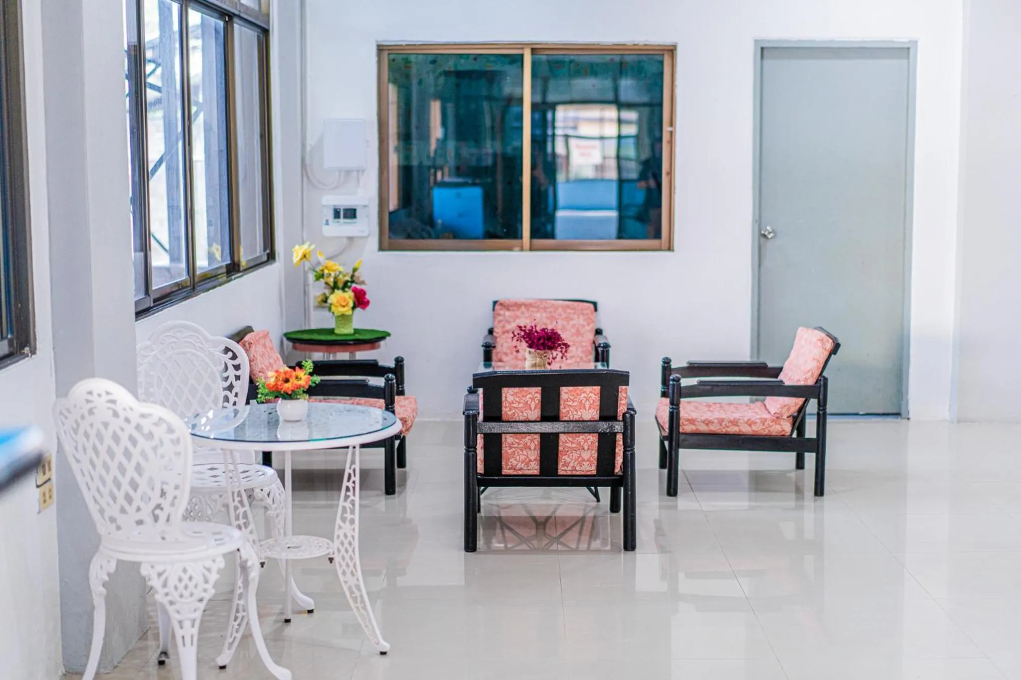 Pasawang Hotel (โรงแรมภาสว่าง)