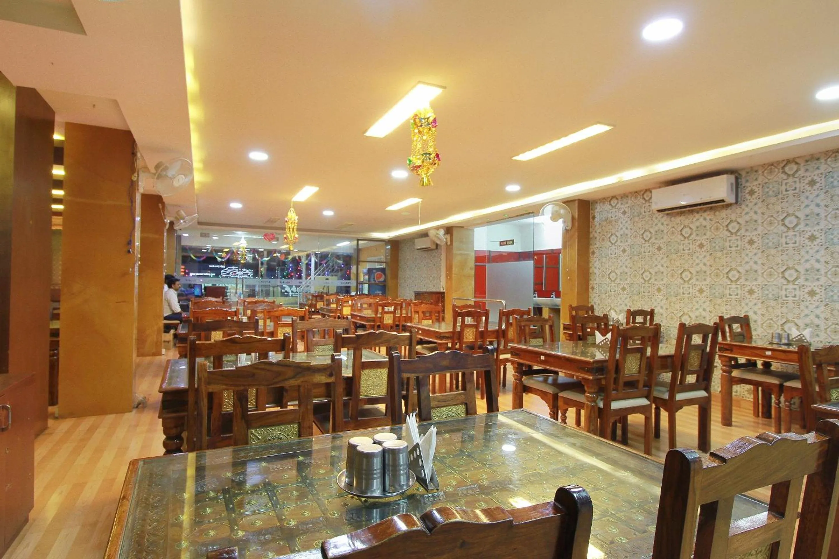 Restaurant/places to eat in Capital O Rj Grand