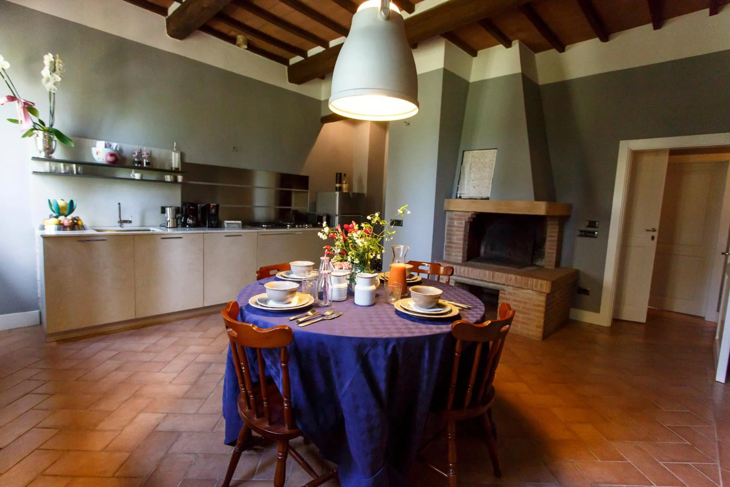 Communal kitchen in Villa Niccoli