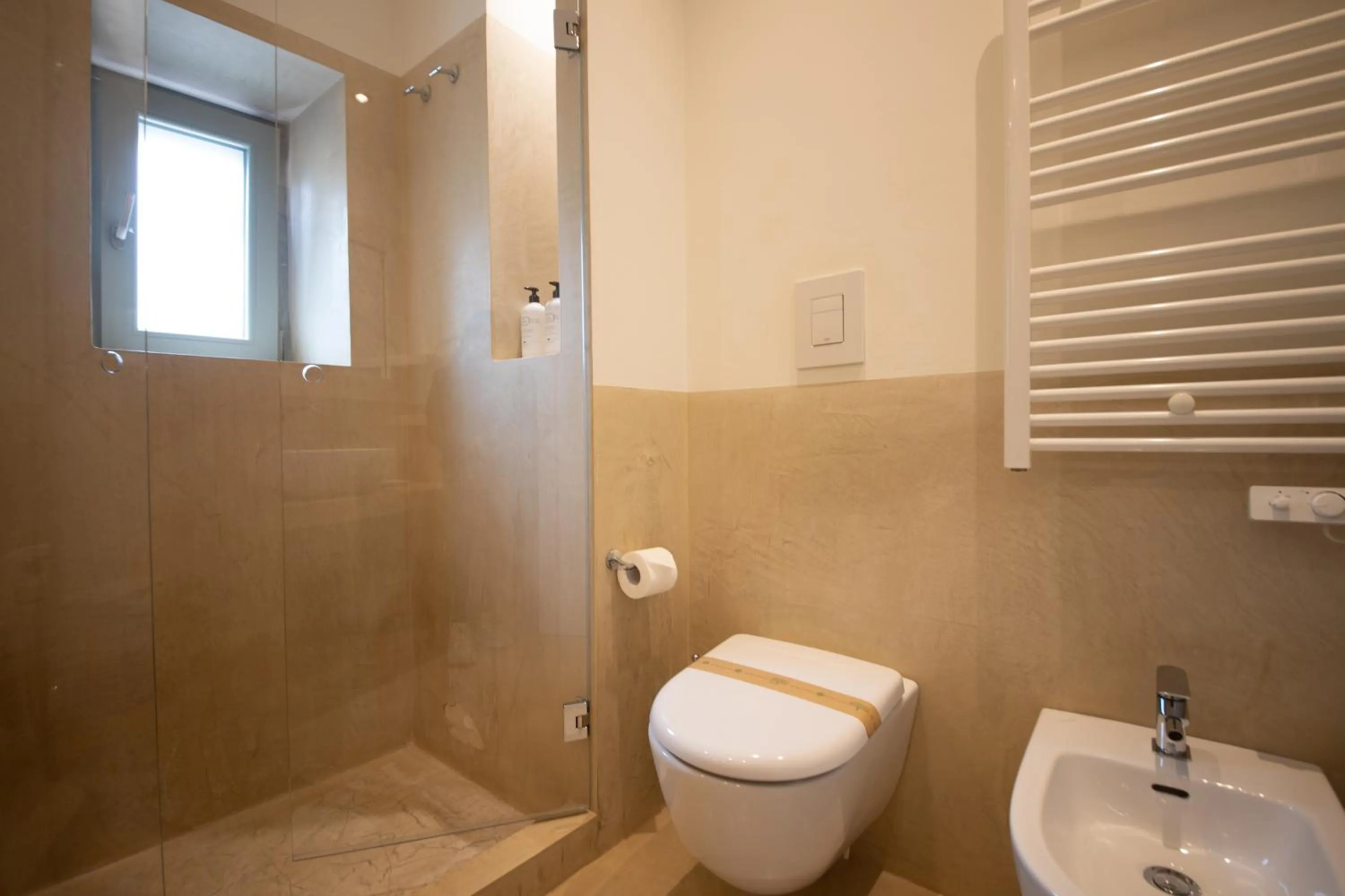 Shower in Masseriola Antiche Fogge by Apulia Hospitality